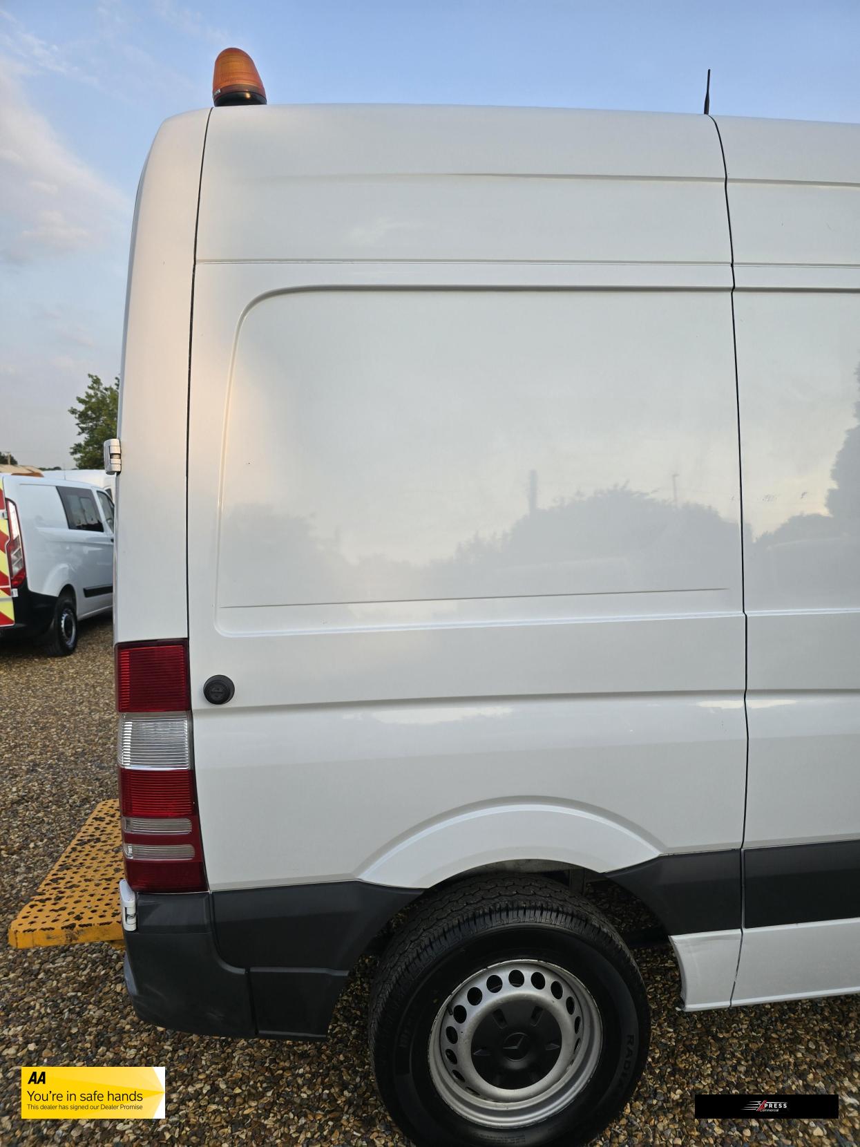 Mercedes-Benz Sprinter Sprinter 2.1 313 CDi Panel Van 4dr Diesel Manual RWD L1 H3 (222 g/km, 129 bhp)