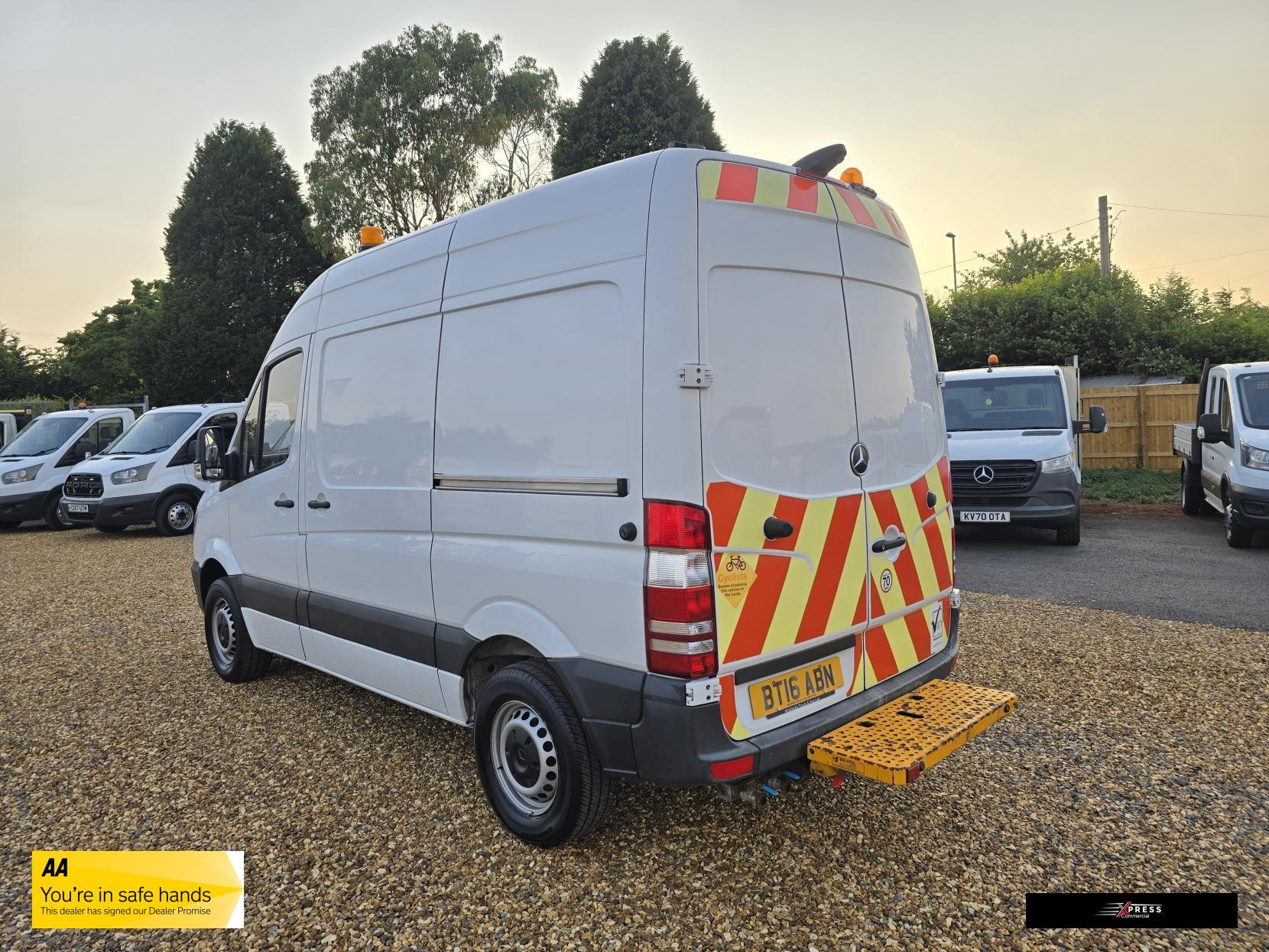 Mercedes-Benz Sprinter Sprinter 2.1 313 CDi Panel Van 4dr Diesel Manual RWD L1 H3 (222 g/km, 129 bhp)