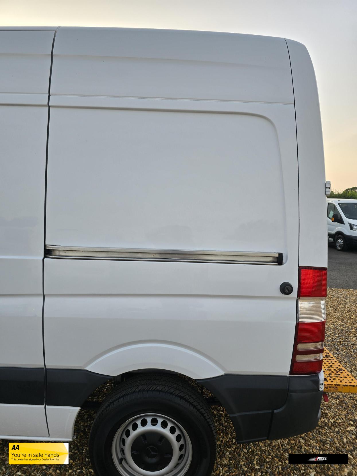 Mercedes-Benz Sprinter Sprinter 2.1 313 CDi Panel Van 4dr Diesel Manual RWD L1 H3 (222 g/km, 129 bhp)