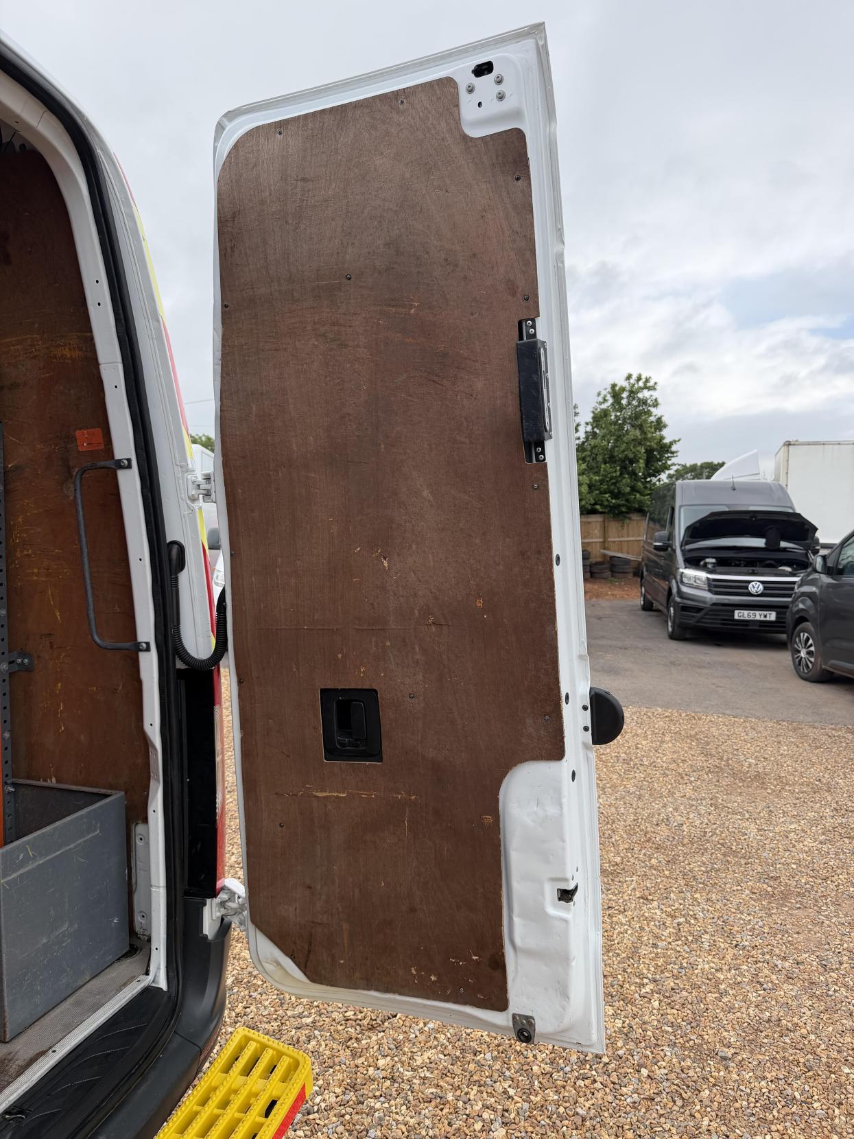 2022 Mercedes-Benz Sprinter 2.0 315 CDI Progressive Panel Van 5dr Diesel Manual RWD L2 H2 Euro 6 (s/s) (150 ps) - Thumbnail 28