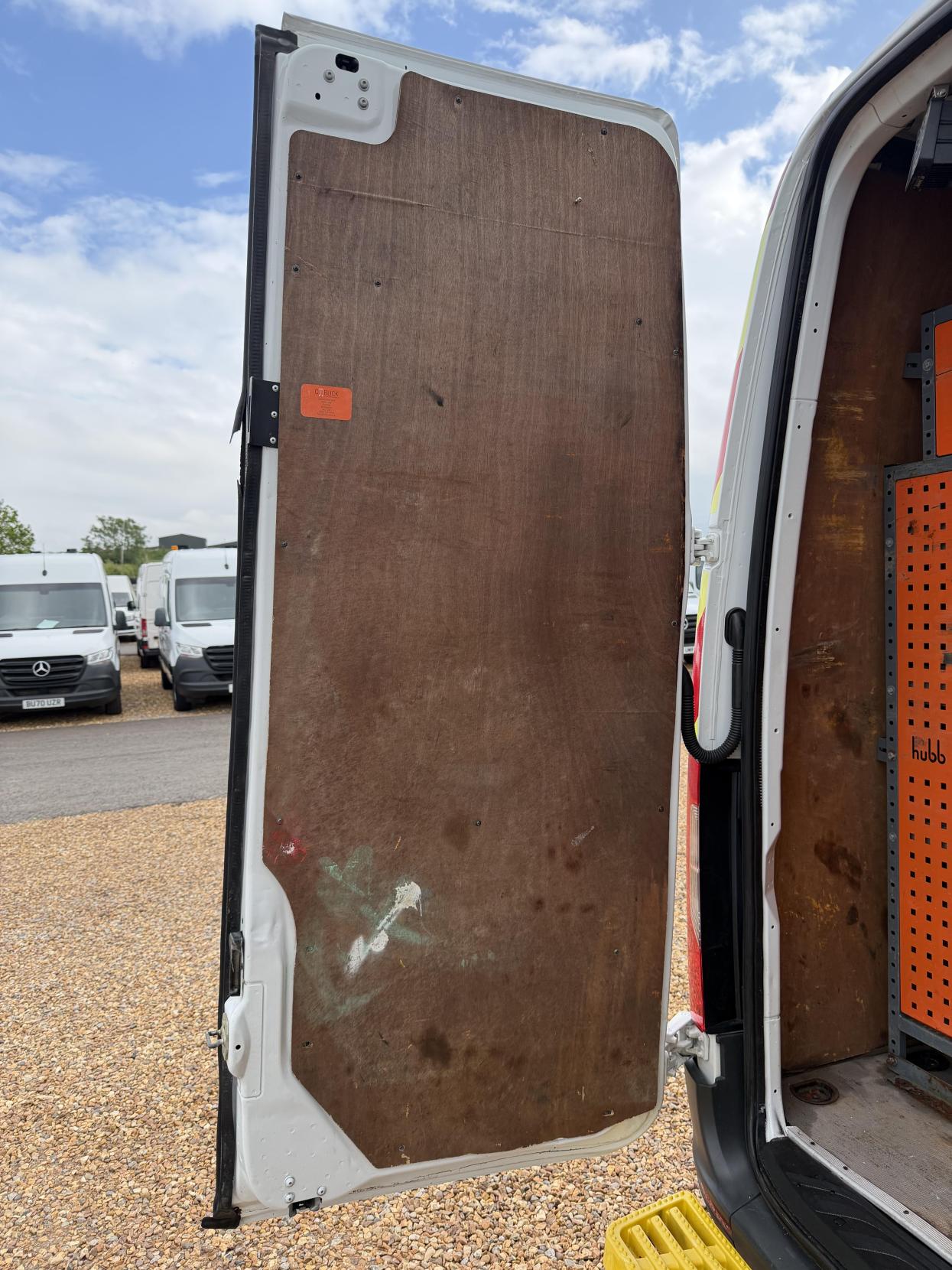 2022 Mercedes-Benz Sprinter 2.0 315 CDI Progressive Panel Van 5dr Diesel Manual RWD L2 H2 Euro 6 (s/s) (150 ps) - Thumbnail 26