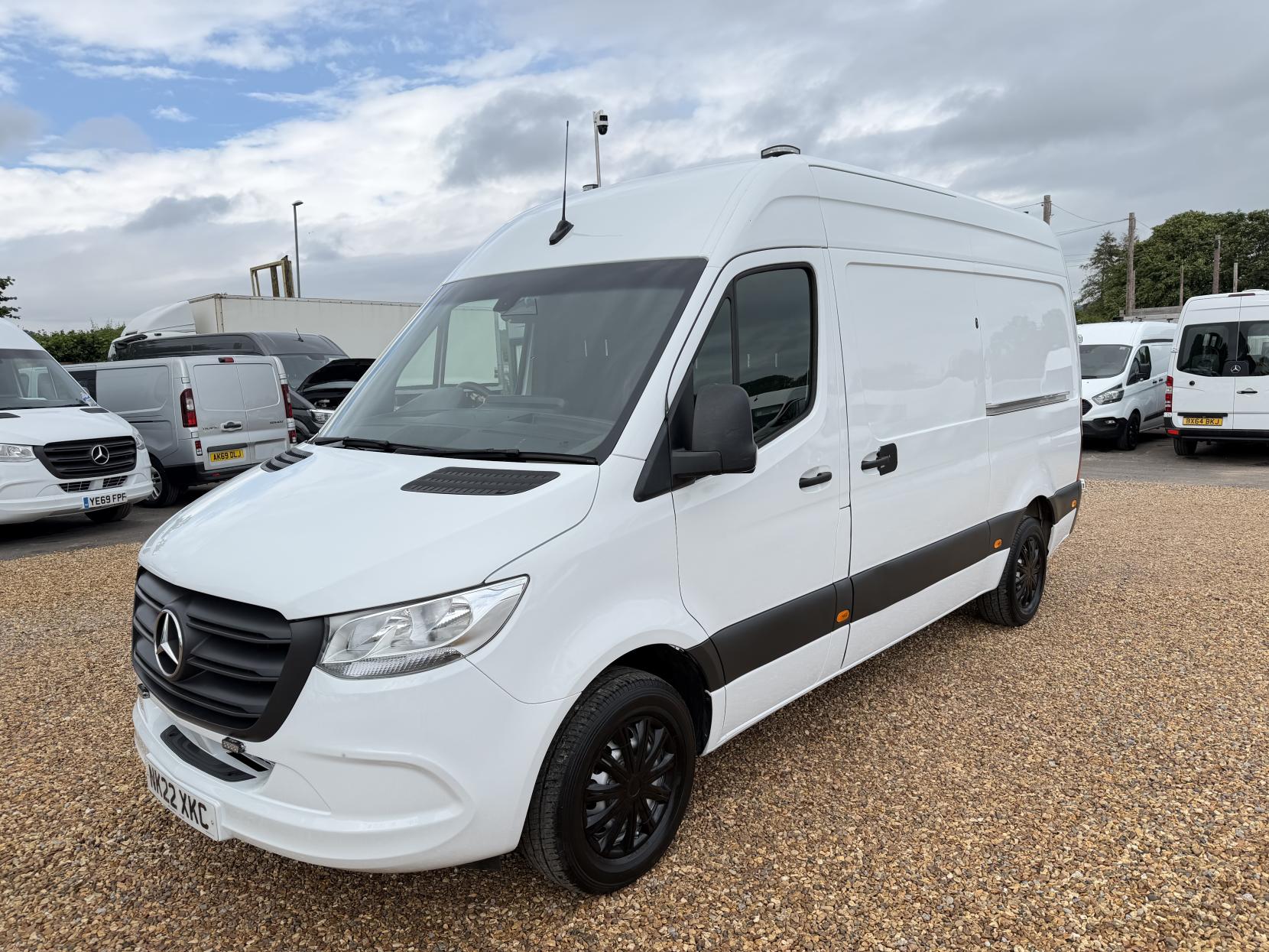 2022 Mercedes-Benz Sprinter 2.0 315 CDI Progressive Panel Van 5dr Diesel Manual RWD L2 H2 Euro 6 (s/s) (150 ps) - Thumbnail 7