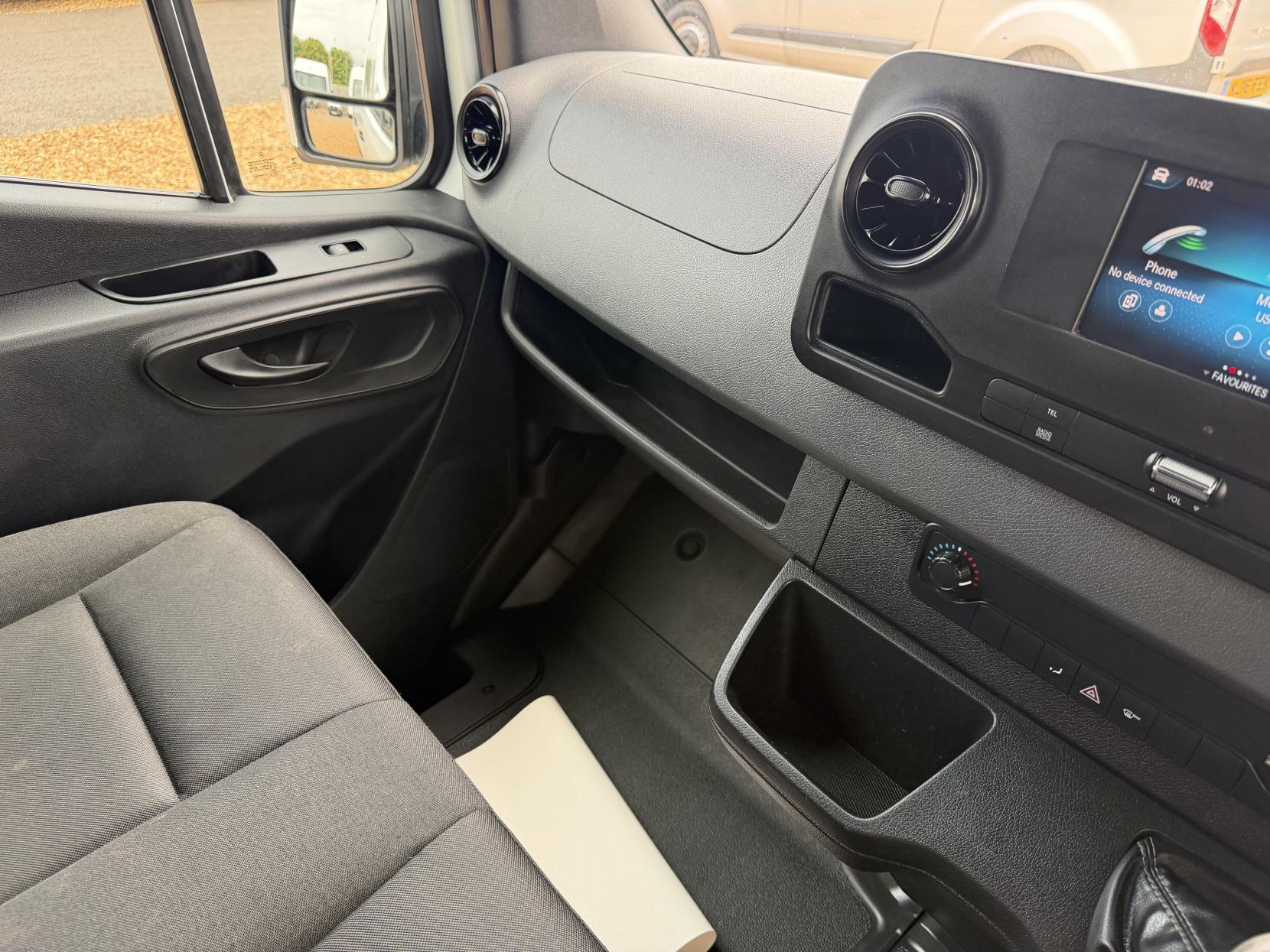 2022 Mercedes-Benz Sprinter 2.0 315 CDI Progressive Panel Van 5dr Diesel Manual RWD L2 H2 Euro 6 (s/s) (150 ps) - Thumbnail 46