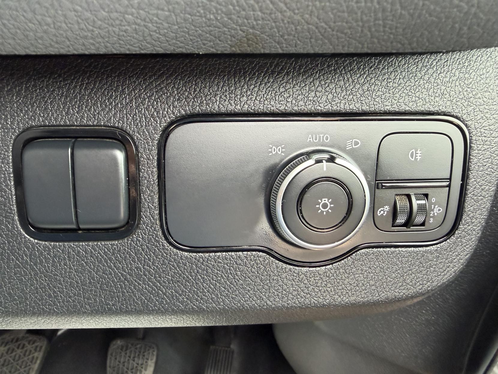 2022 Mercedes-Benz Sprinter 2.0 315 CDI Progressive Panel Van 5dr Diesel Manual RWD L2 H2 Euro 6 (s/s) (150 ps) - Thumbnail 34