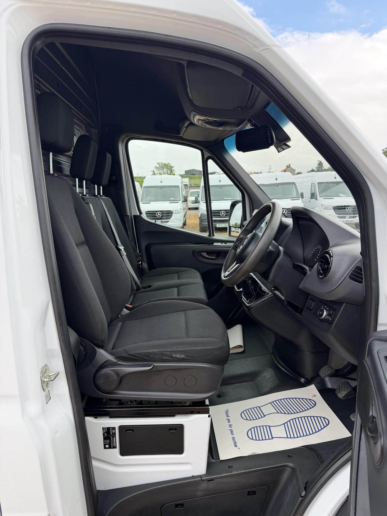 2022 Mercedes-Benz Sprinter 2.0 315 CDI Progressive Panel Van 5dr Diesel Manual RWD L2 H2 Euro 6 (s/s) (150 ps) - Thumbnail 14