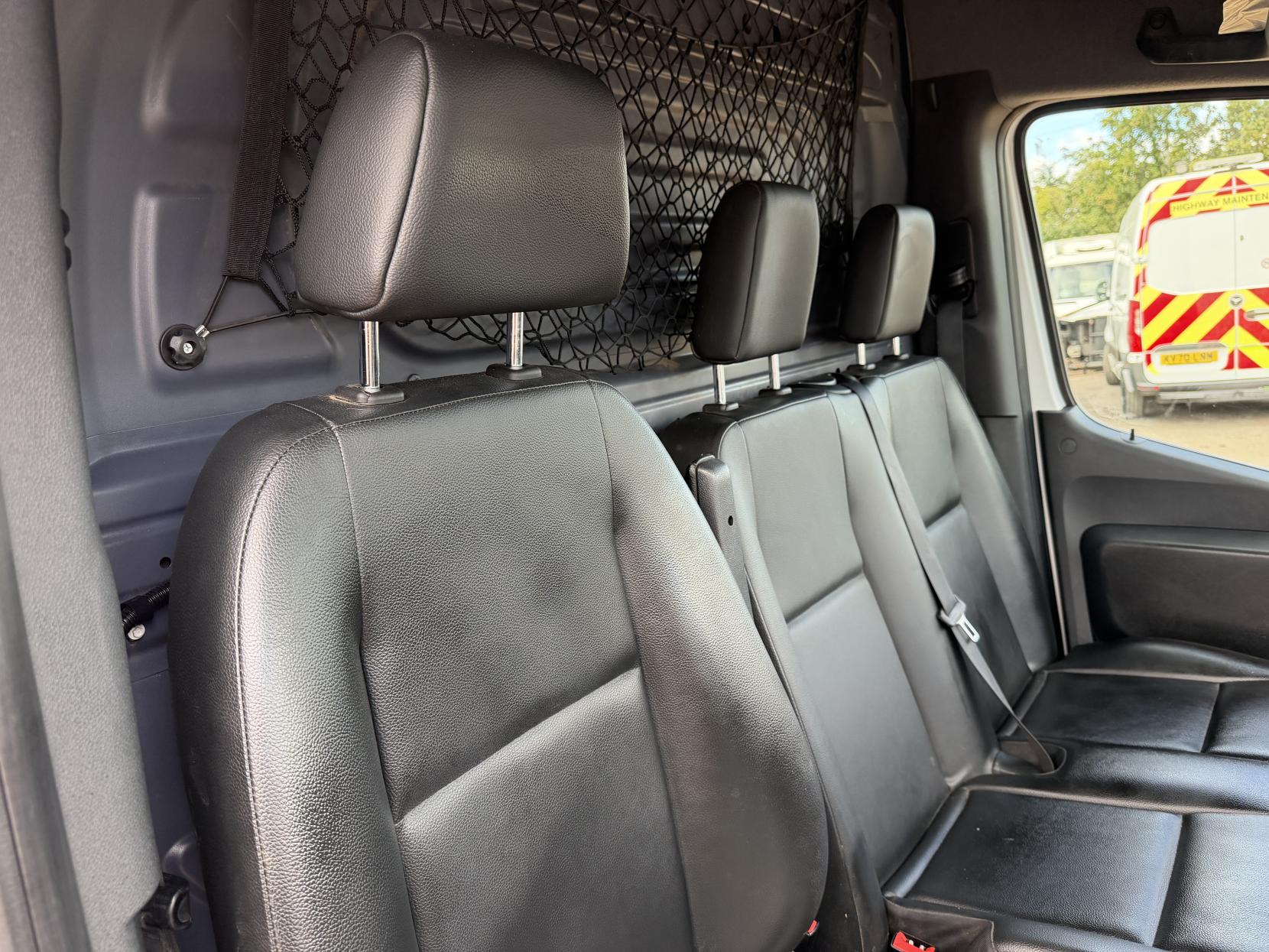 2021 Mercedes-Benz Sprinter 2.1 316 CDI Progressive Panel Van 5dr Diesel Manual RWD L2 H2 Euro 6 (s/s) (163 ps) - Thumbnail 15