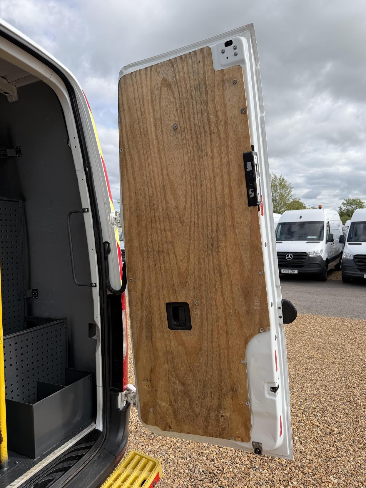 2021 Mercedes-Benz Sprinter 2.1 316 CDI Progressive Panel Van 5dr Diesel Manual RWD L2 H2 Euro 6 (s/s) (163 ps) - Thumbnail 51