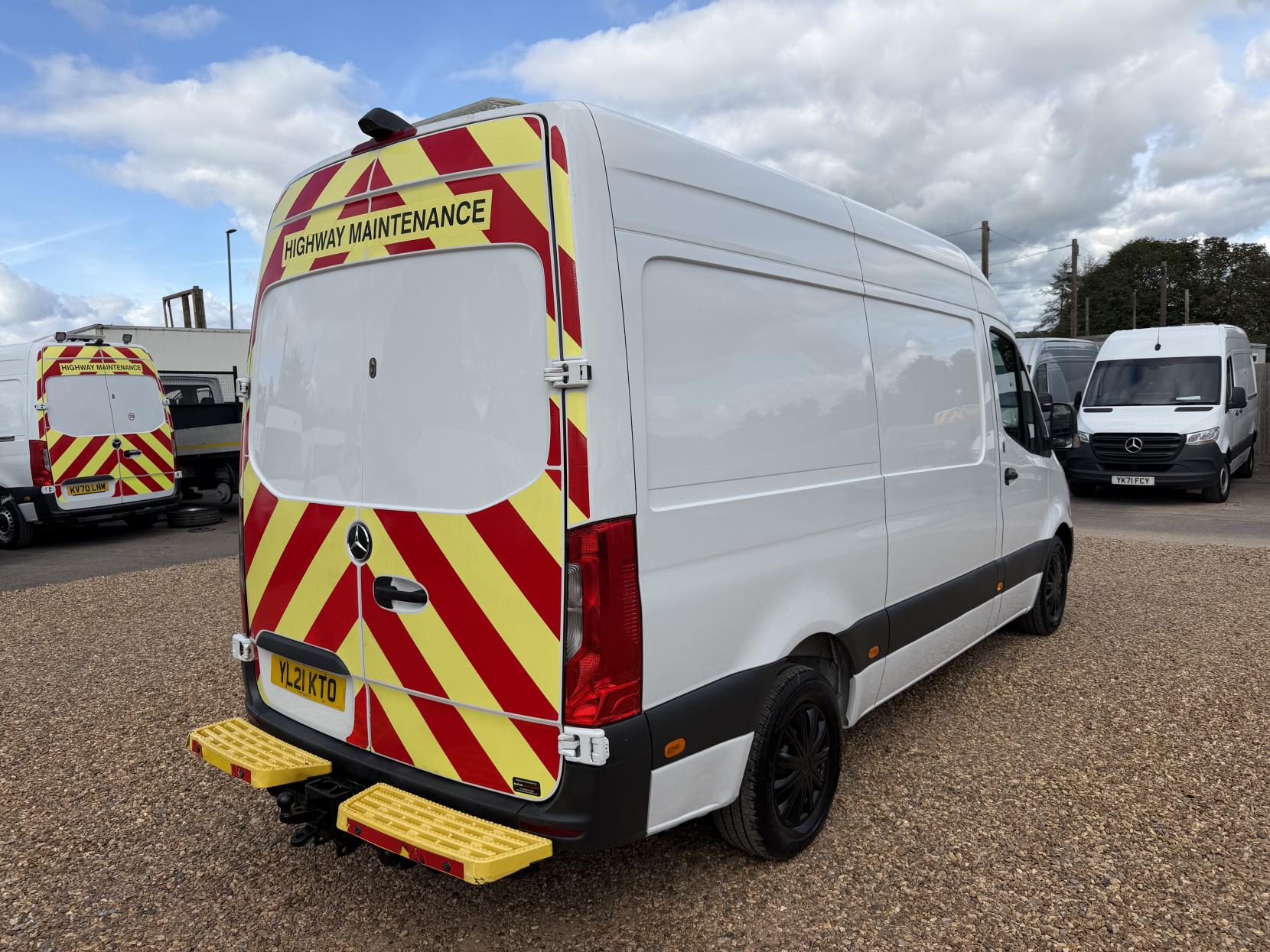 2021 Mercedes-Benz Sprinter 2.1 316 CDI Progressive Panel Van 5dr Diesel Manual RWD L2 H2 Euro 6 (s/s) (163 ps) - Thumbnail 12