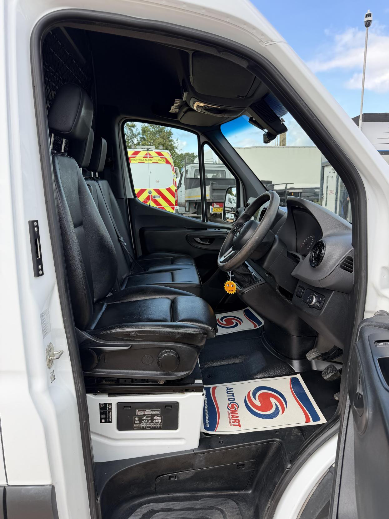 2021 Mercedes-Benz Sprinter 2.1 316 CDI Progressive Panel Van 5dr Diesel Manual RWD L2 H2 Euro 6 (s/s) (163 ps) - Thumbnail 14