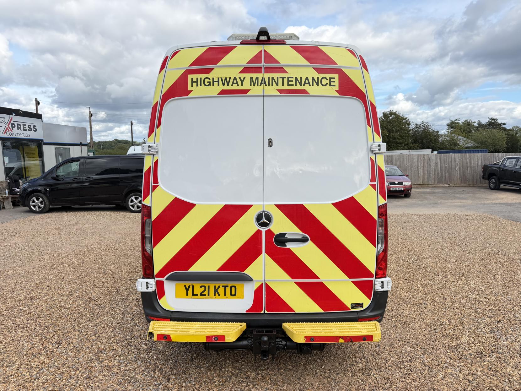 2021 Mercedes-Benz Sprinter 2.1 316 CDI Progressive Panel Van 5dr Diesel Manual RWD L2 H2 Euro 6 (s/s) (163 ps) - Thumbnail 10