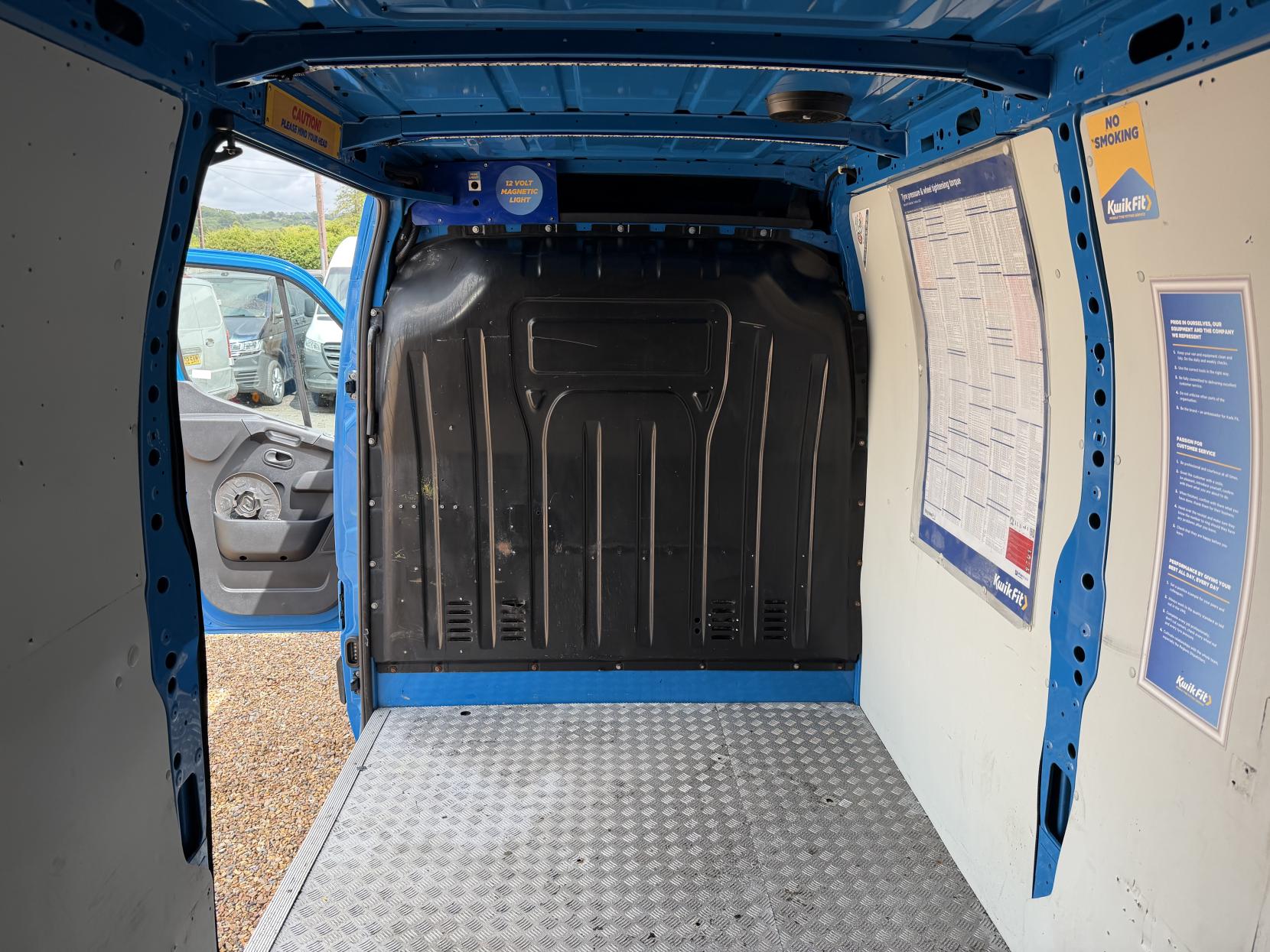 2021 Renault Master 2.3 dCi ENERGY 35 Business Panel Van 4dr Diesel Manual FWD LWB Medium Roof Euro 6 (s/s) (150 bhp) - Thumbnail 37