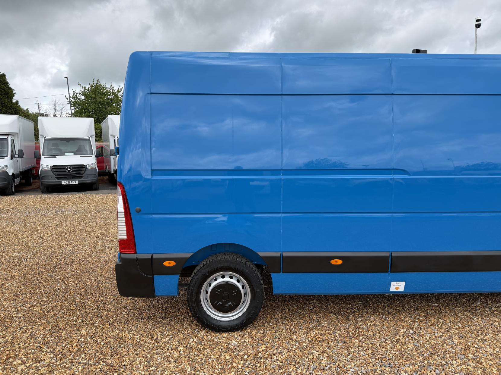 2021 Renault Master 2.3 dCi ENERGY 35 Business Panel Van 4dr Diesel Manual FWD LWB Medium Roof Euro 6 (s/s) (150 bhp) - Thumbnail 13