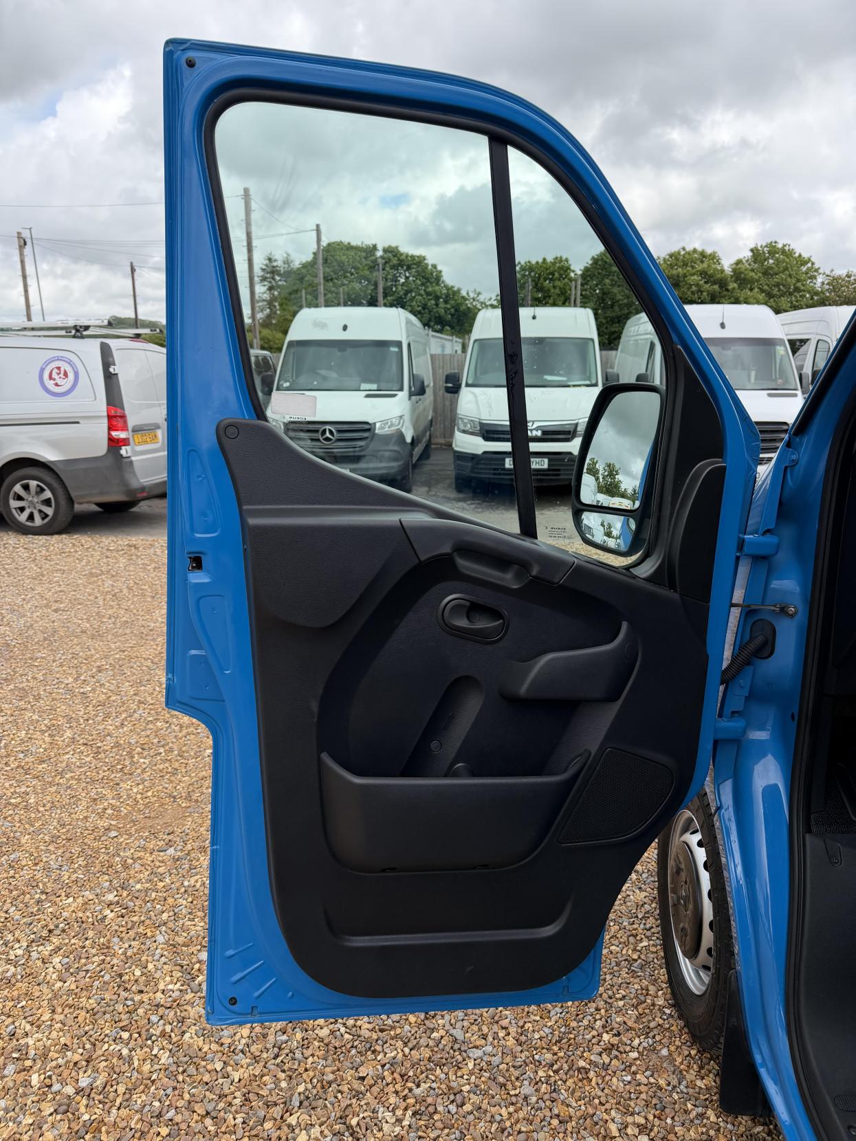 2021 Renault Master 2.3 dCi ENERGY 35 Business Panel Van 4dr Diesel Manual FWD LWB Medium Roof Euro 6 (s/s) (150 bhp) - Thumbnail 19
