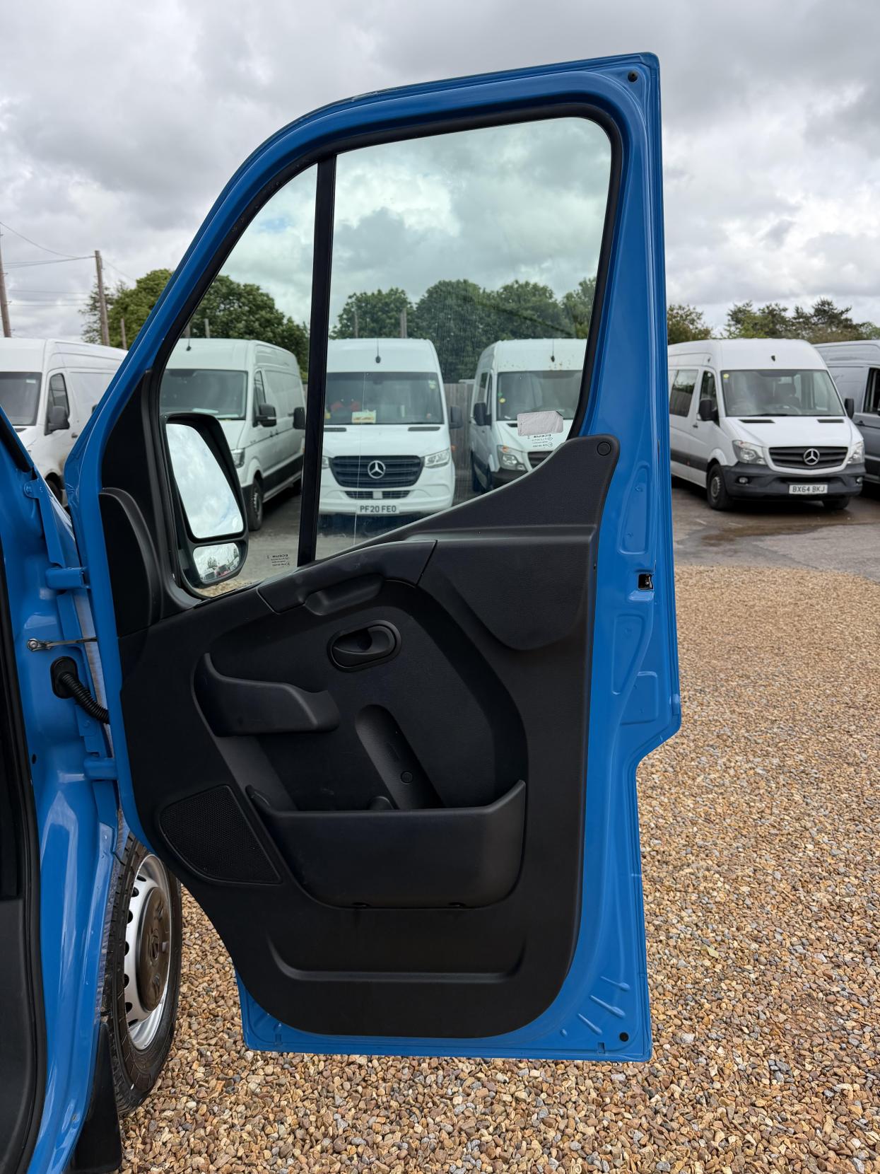 2021 Renault Master 2.3 dCi ENERGY 35 Business Panel Van 4dr Diesel Manual FWD LWB Medium Roof Euro 6 (s/s) (150 bhp) - Thumbnail 17