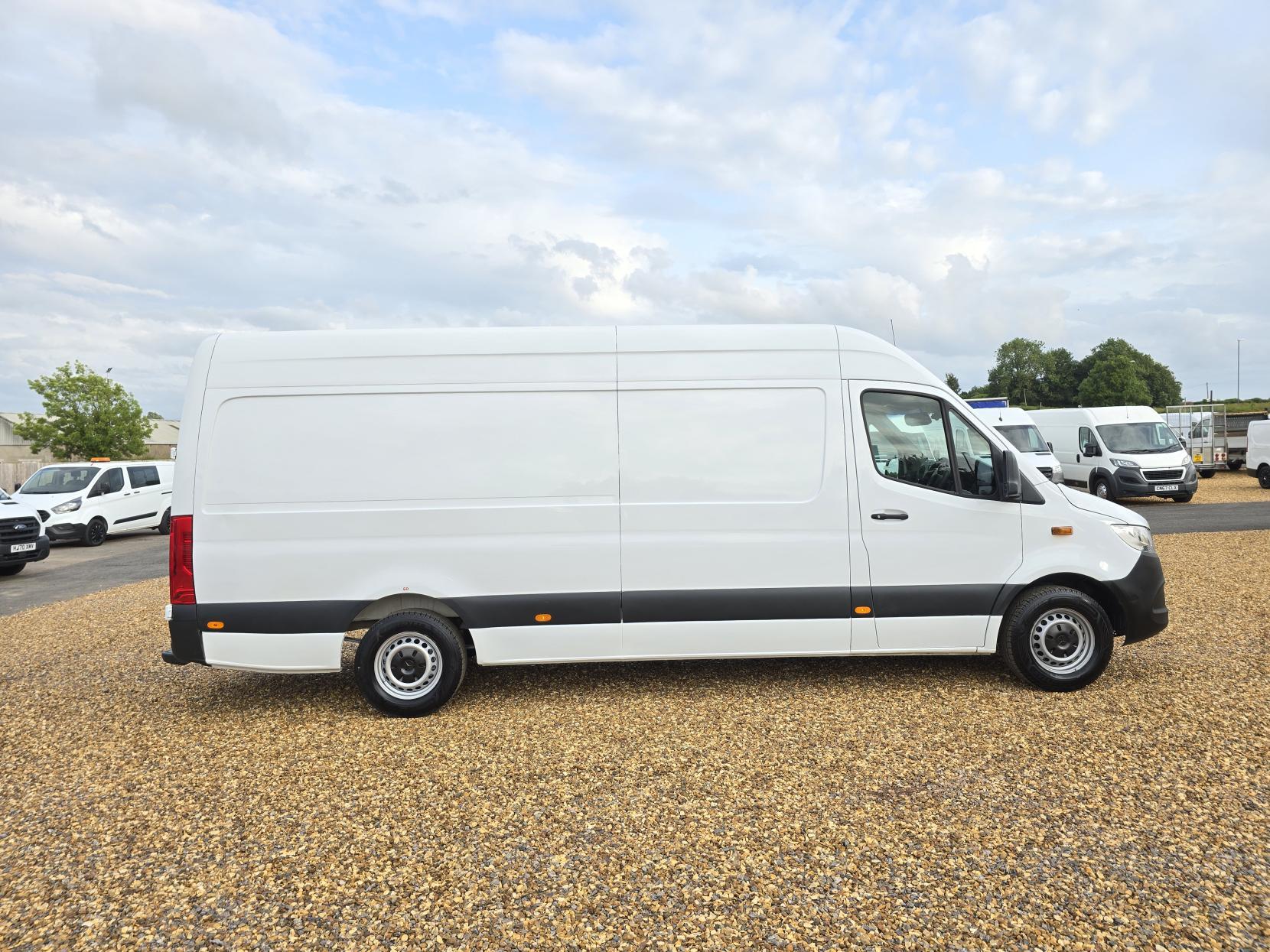 Mercedes-Benz Sprinter 2.1 311 CDI Panel Van 5dr Diesel Manual RWD L3 H2 Euro 6 (114 ps)