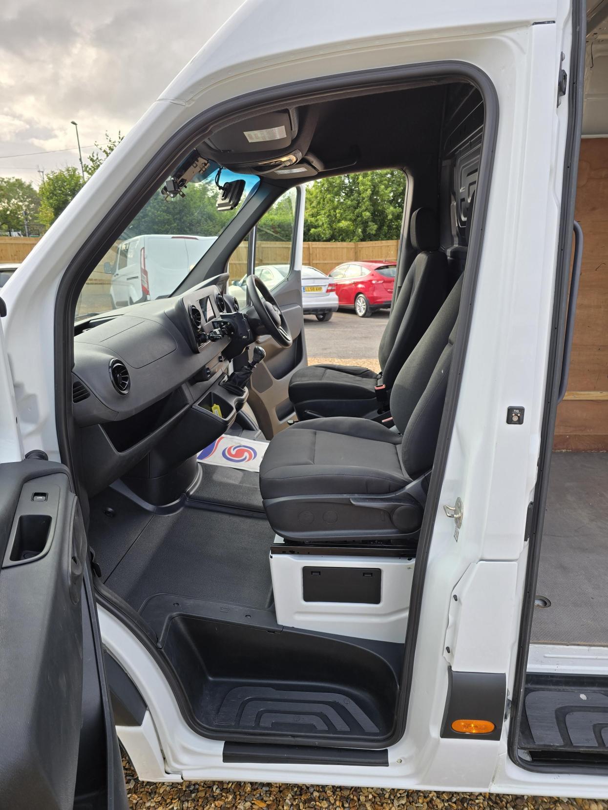 Mercedes-Benz Sprinter 2.1 311 CDI Panel Van 5dr Diesel Manual RWD L3 H2 Euro 6 (114 ps)