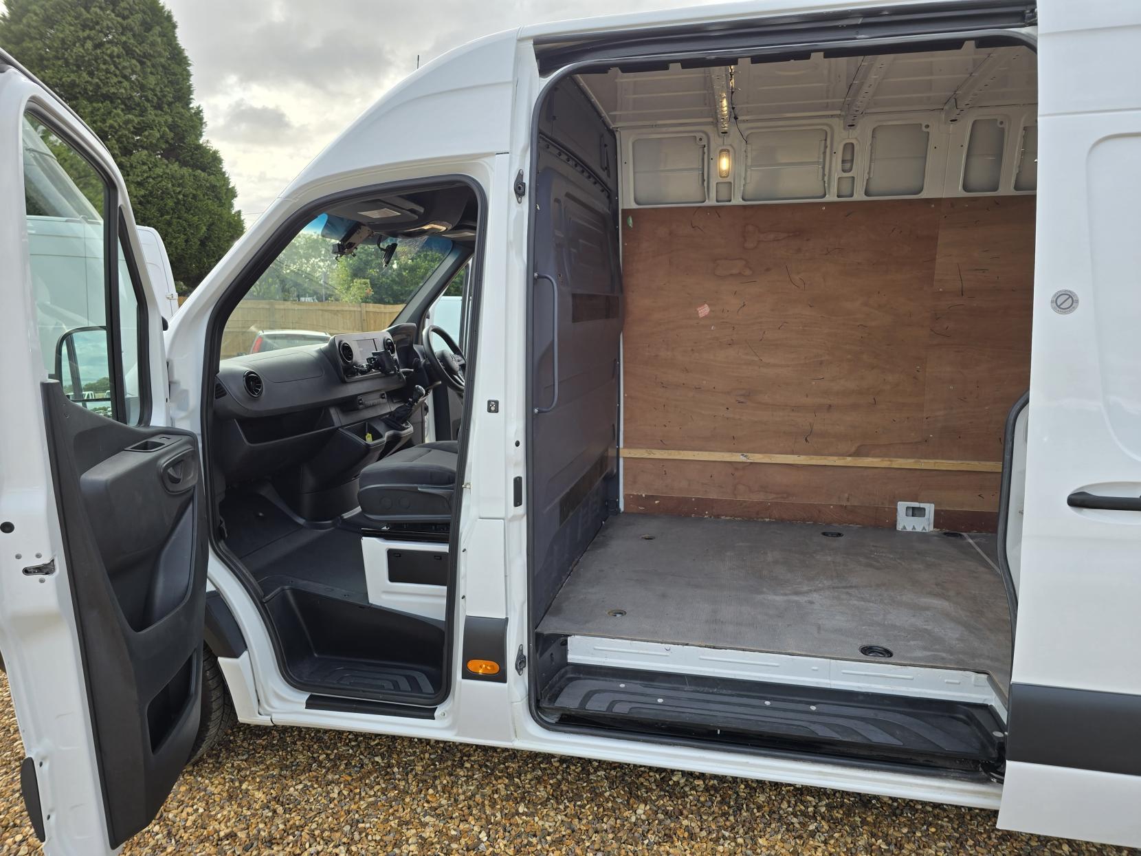 Mercedes-Benz Sprinter 2.1 311 CDI Panel Van 5dr Diesel Manual RWD L3 H2 Euro 6 (114 ps)
