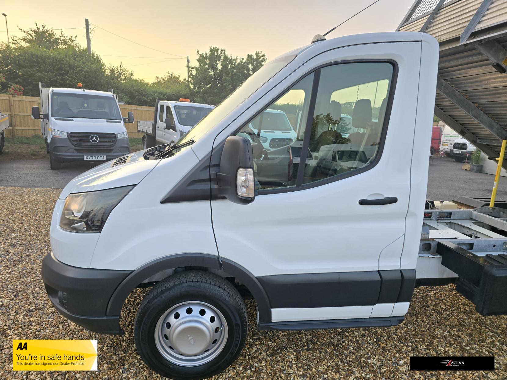 Ford Transit Transit 2.0 350 EcoBlue 1-Way Tipper 2dr Diesel Manual RWD L2 Euro 6 (1-Stop, DRW) (130 ps)