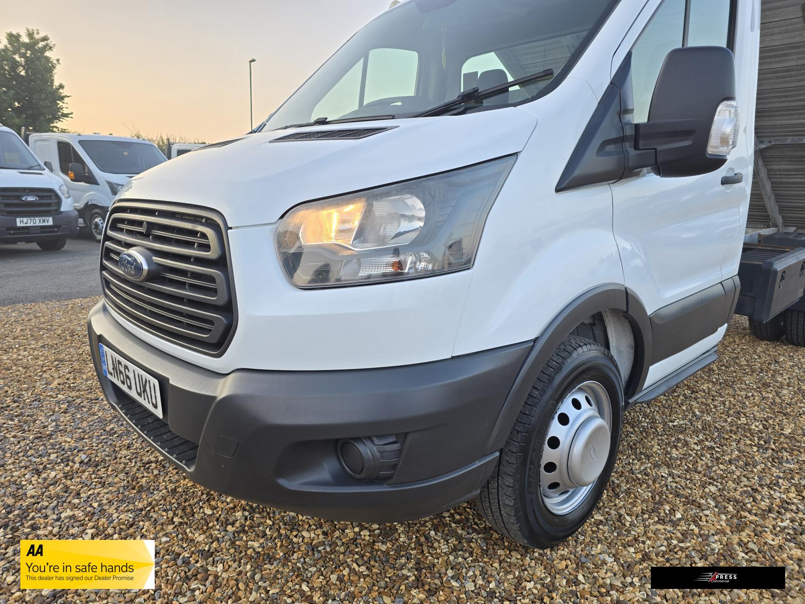 Ford Transit Transit 2.0 350 EcoBlue 1-Way Tipper 2dr Diesel Manual RWD L2 Euro 6 (1-Stop, DRW) (130 ps)