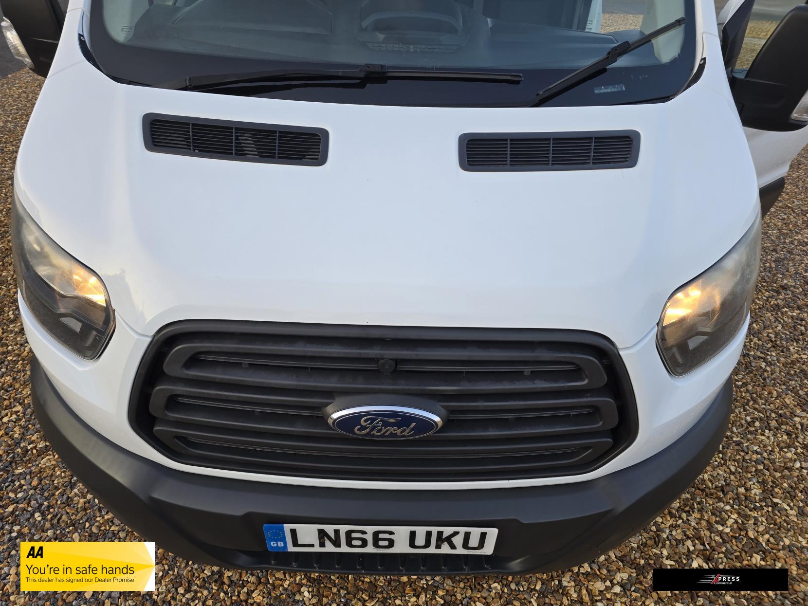 Ford Transit Transit 2.0 350 EcoBlue 1-Way Tipper 2dr Diesel Manual RWD L2 Euro 6 (1-Stop, DRW) (130 ps)