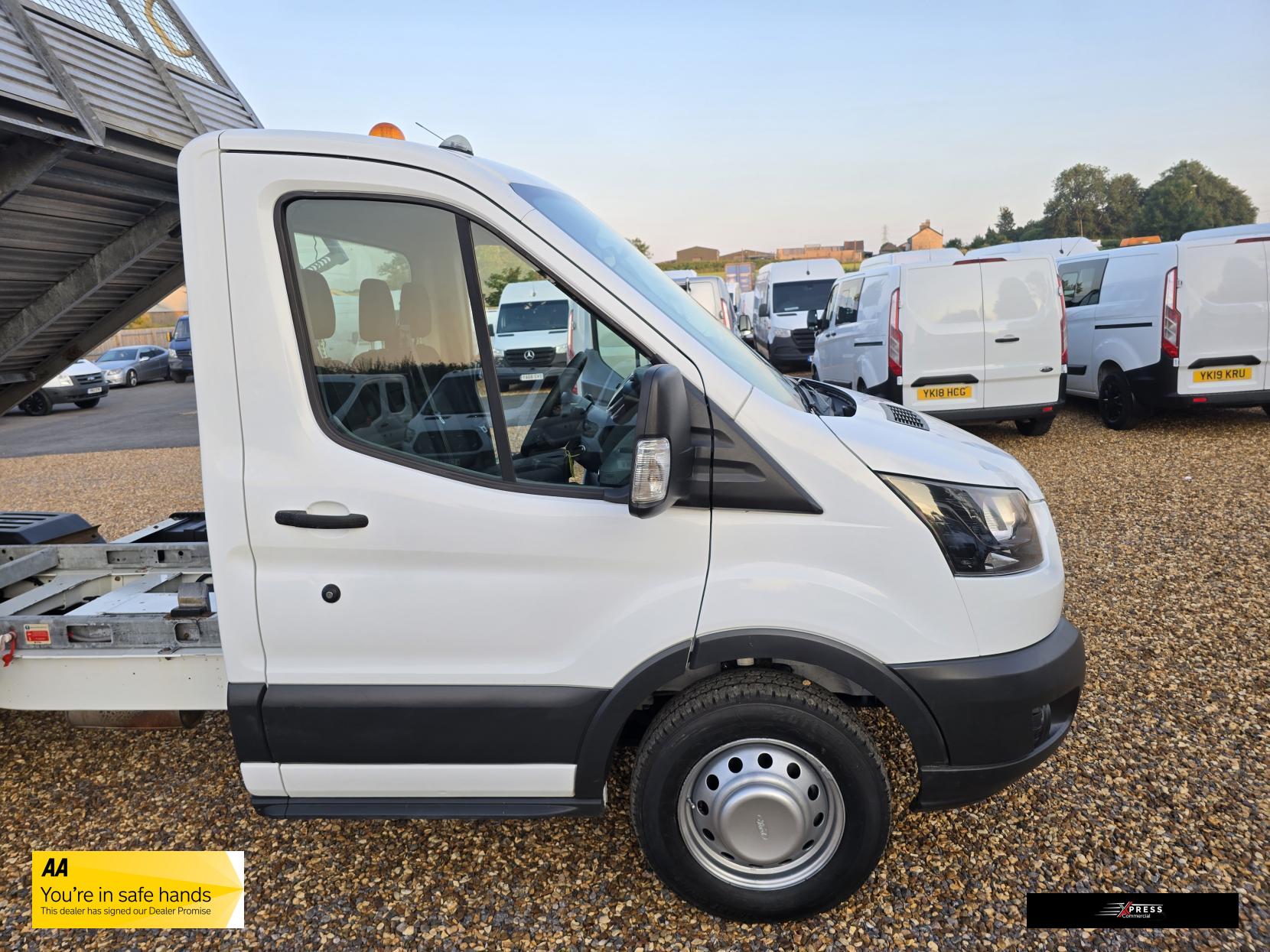 Ford Transit Transit 2.0 350 EcoBlue 1-Way Tipper 2dr Diesel Manual RWD L2 Euro 6 (1-Stop, DRW) (130 ps)
