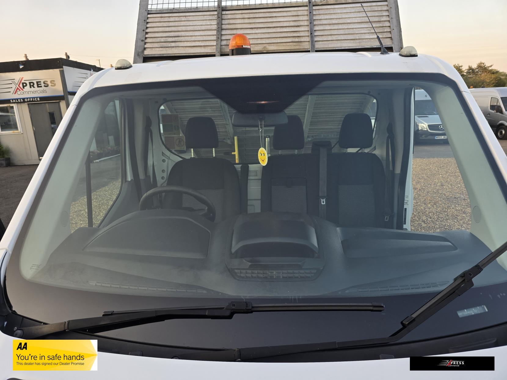 Ford Transit Transit 2.0 350 EcoBlue 1-Way Tipper 2dr Diesel Manual RWD L2 Euro 6 (1-Stop, DRW) (130 ps)