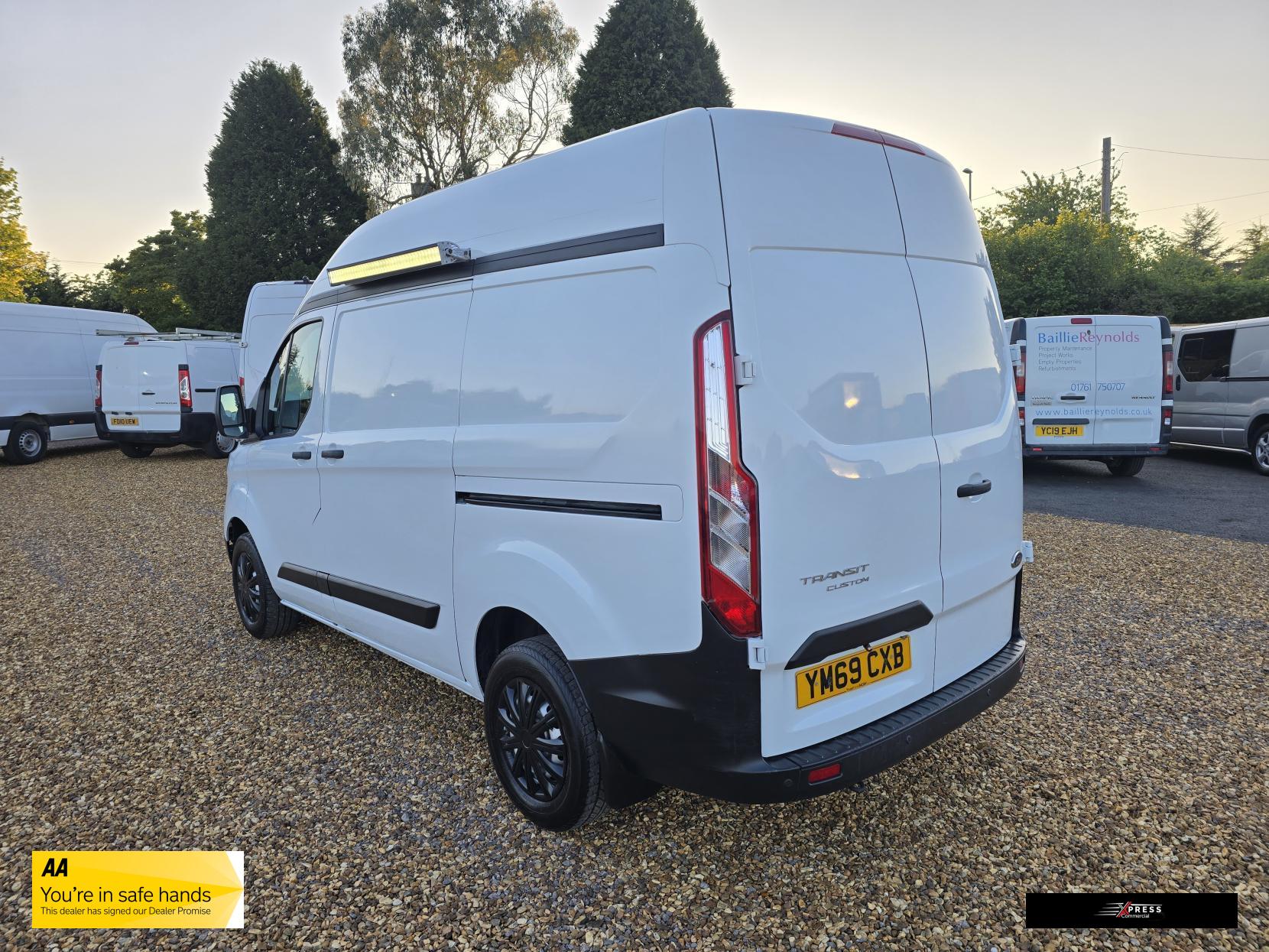 Ford Transit Custom Transit Custom 2.0 280 EcoBlue Leader Panel Van 5dr Diesel Manual L1 H2 Euro 6 (s/s) (105 ps)