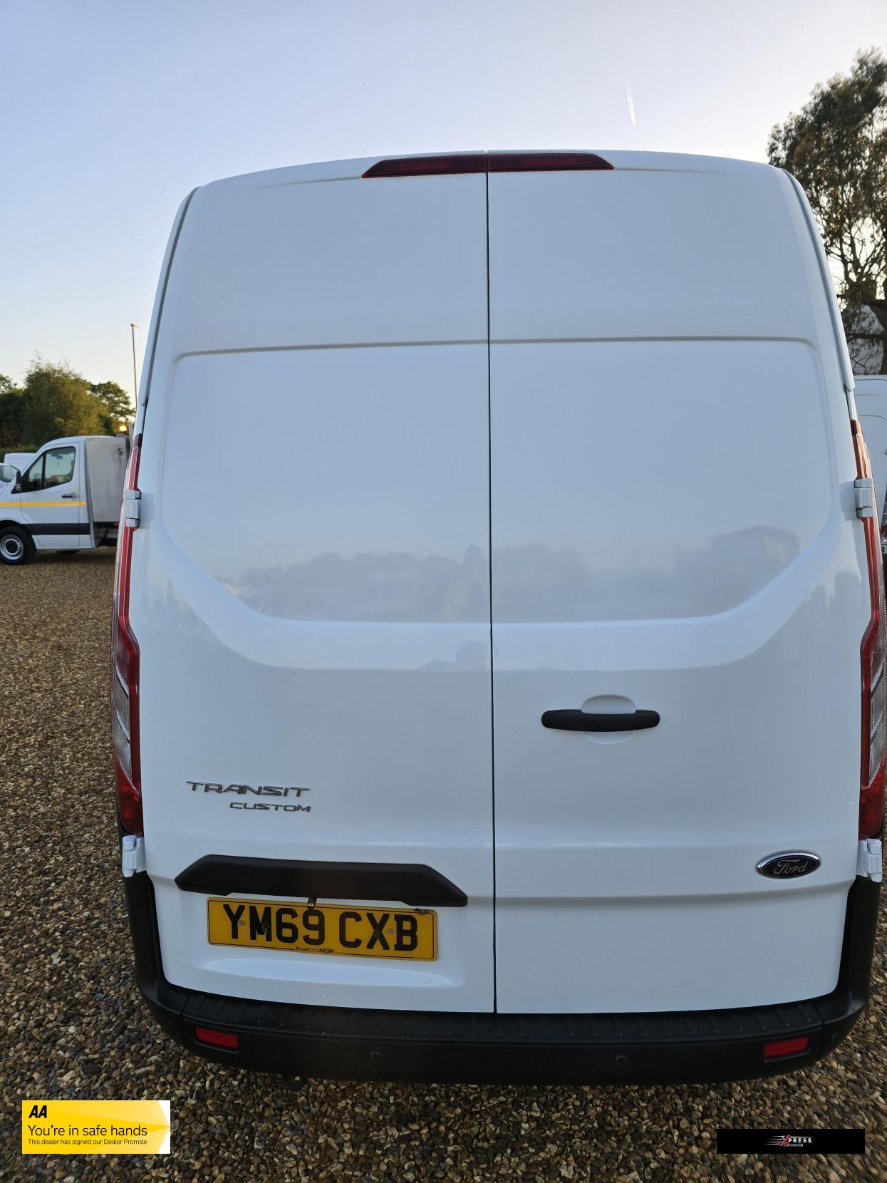 Ford Transit Custom Transit Custom 2.0 280 EcoBlue Leader Panel Van 5dr Diesel Manual L1 H2 Euro 6 (s/s) (105 ps)