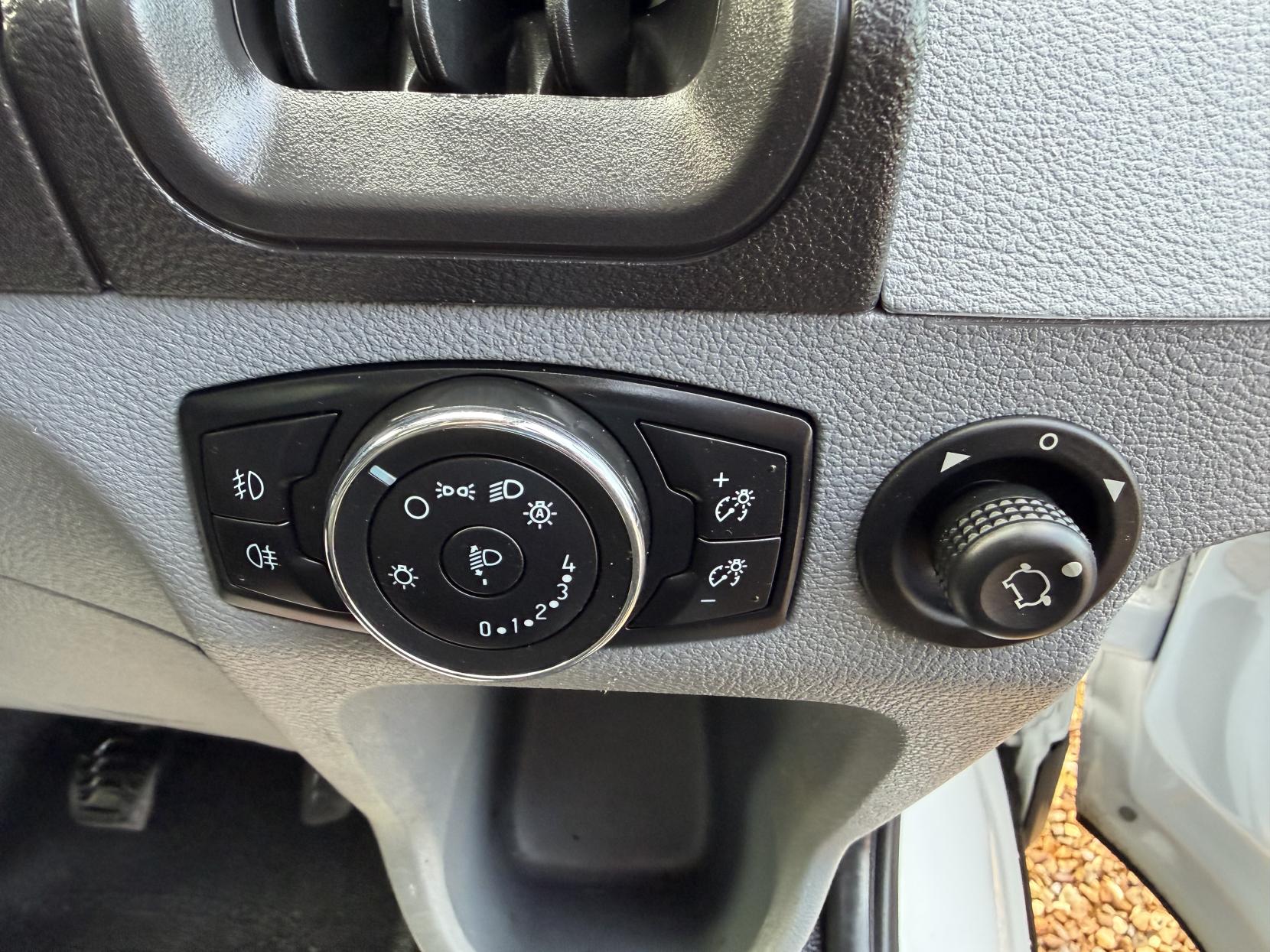 Ford Transit 2.0 Tipper LCV (2013 - 2020)