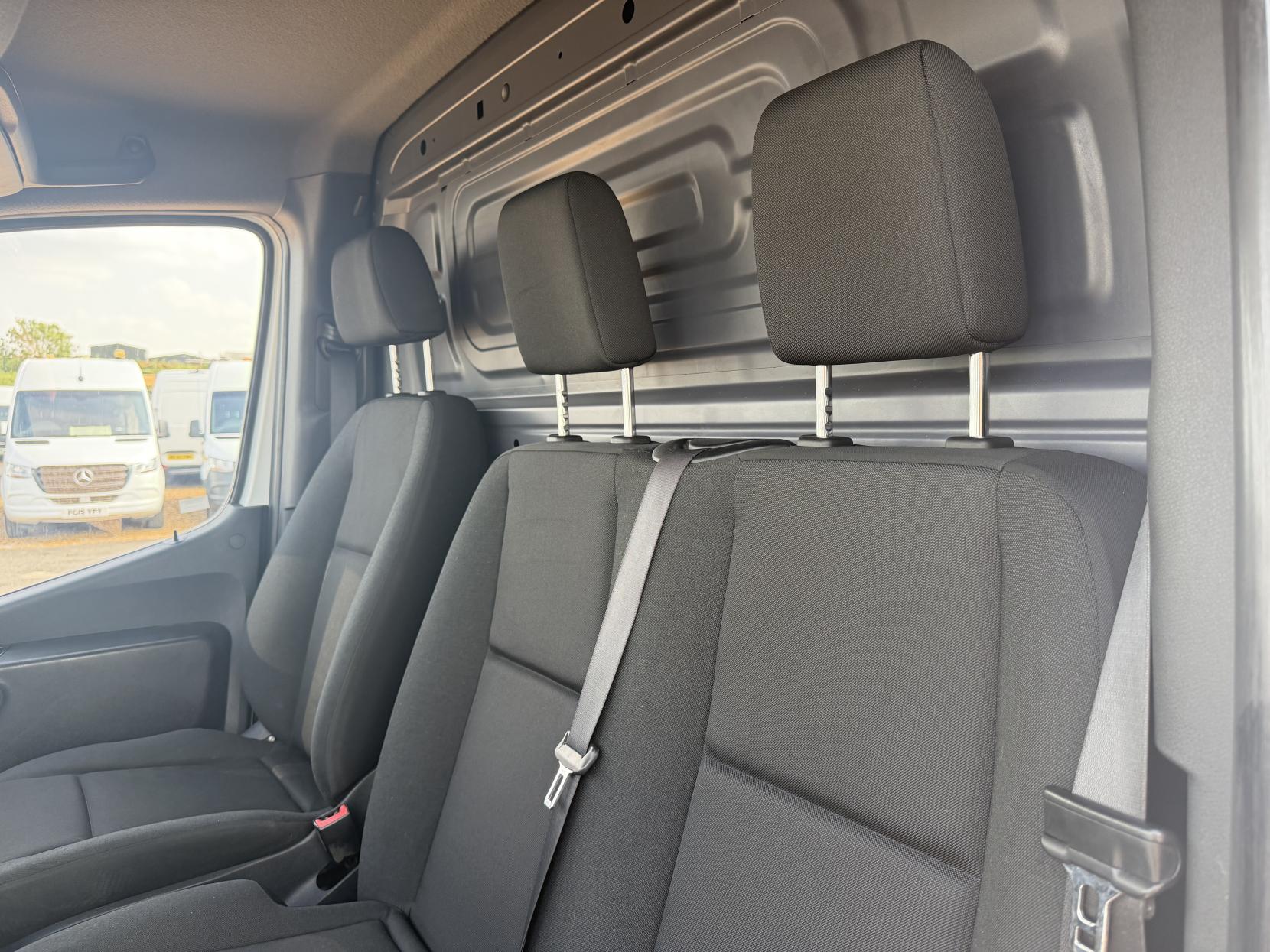2019 Mercedes-Benz Sprinter 2.1 314 CDI Panel Van 5dr Diesel Manual FWD L2 H1 Euro 6 (143 ps) - Thumbnail 25