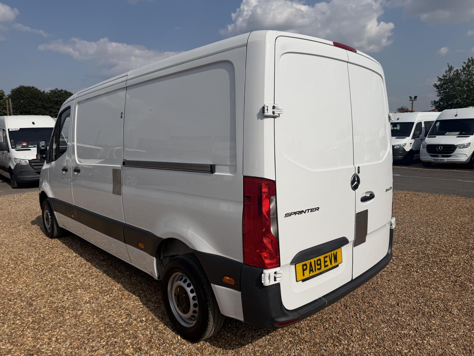 2019 Mercedes-Benz Sprinter 2.1 314 CDI Panel Van 5dr Diesel Manual FWD L2 H1 Euro 6 (143 ps) - Thumbnail 9