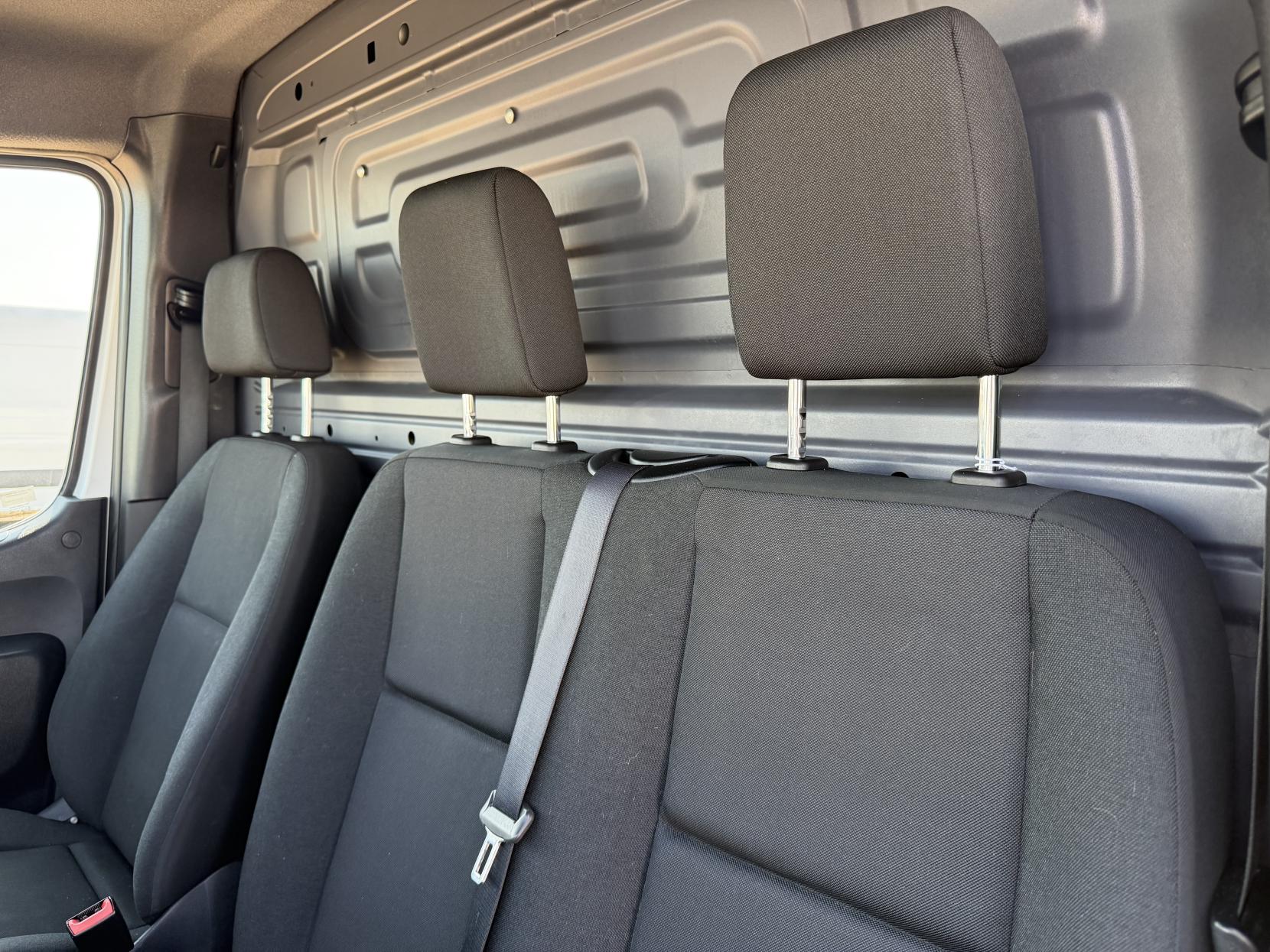 2019 Mercedes-Benz Sprinter 2.1 316 CDI Panel Van 5dr Diesel Manual RWD L2 H2 Euro 6 (163 ps) - Thumbnail 18