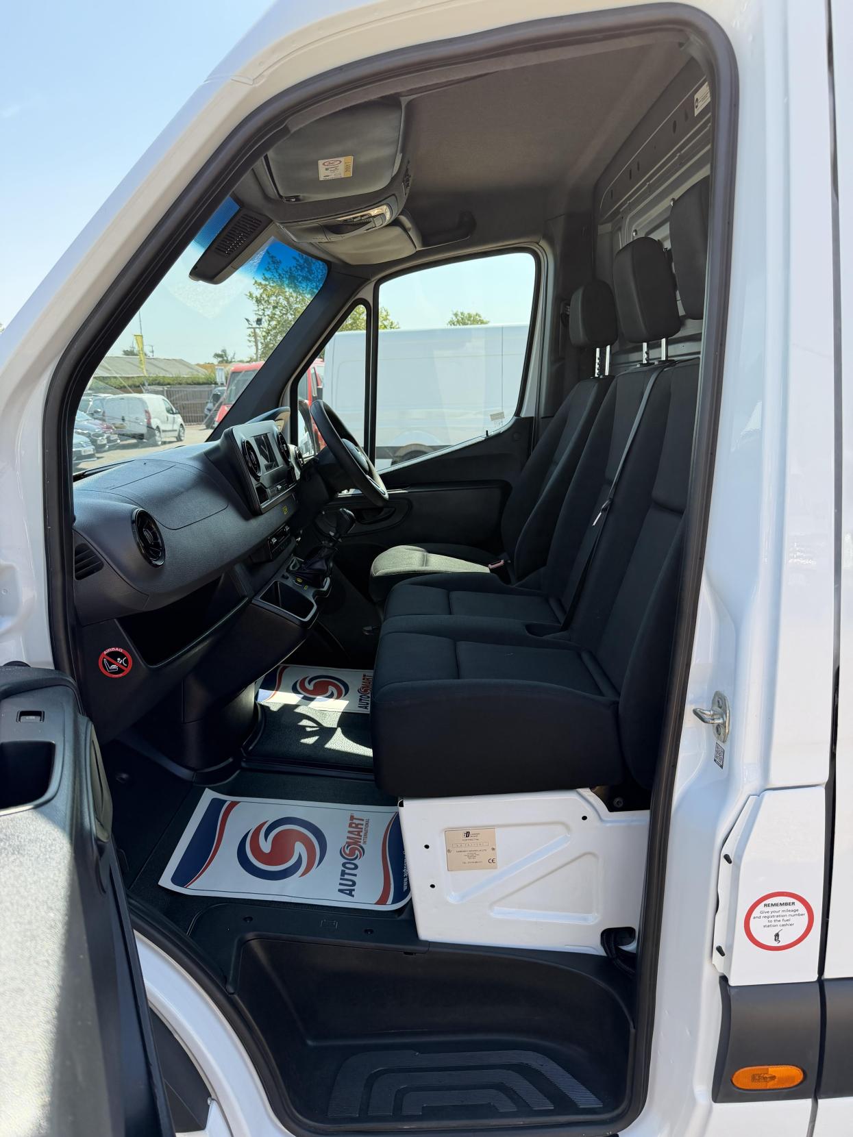 2019 Mercedes-Benz Sprinter 2.1 316 CDI Panel Van 5dr Diesel Manual RWD L2 H2 Euro 6 (163 ps) - Thumbnail 15
