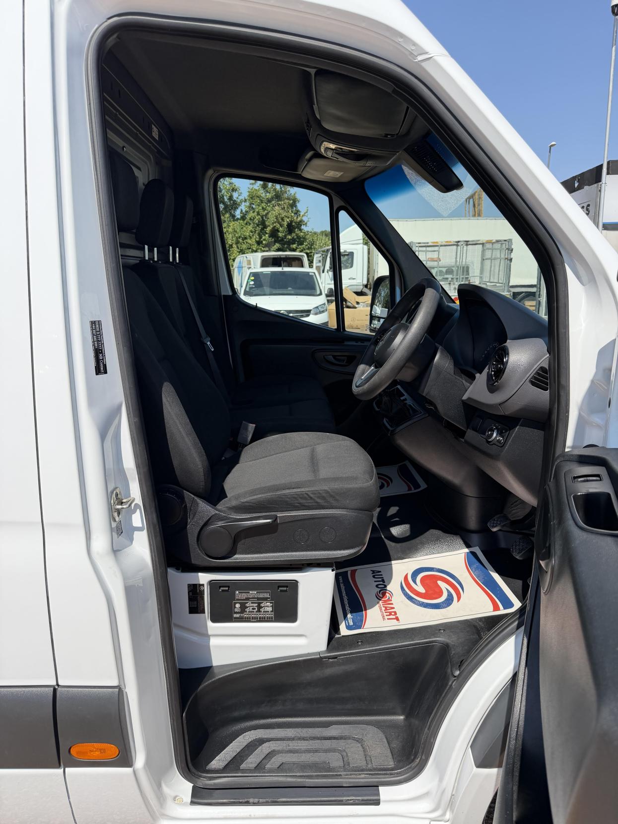 2019 Mercedes-Benz Sprinter 2.1 316 CDI Panel Van 5dr Diesel Manual RWD L2 H2 Euro 6 (163 ps) - Thumbnail 14