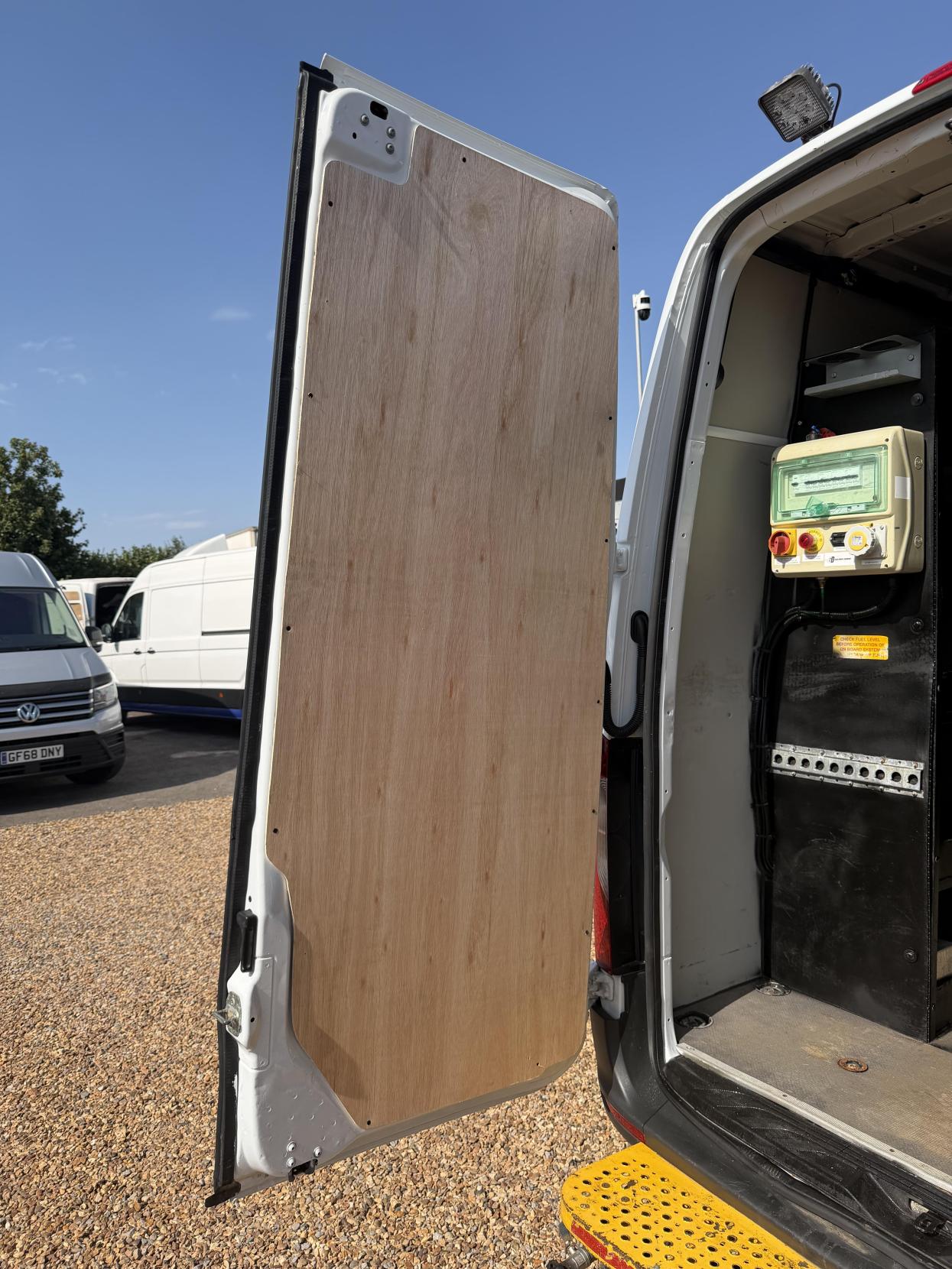 2019 Mercedes-Benz Sprinter 2.1 316 CDI Panel Van 5dr Diesel Manual RWD L2 H2 Euro 6 (163 ps) - Thumbnail 44