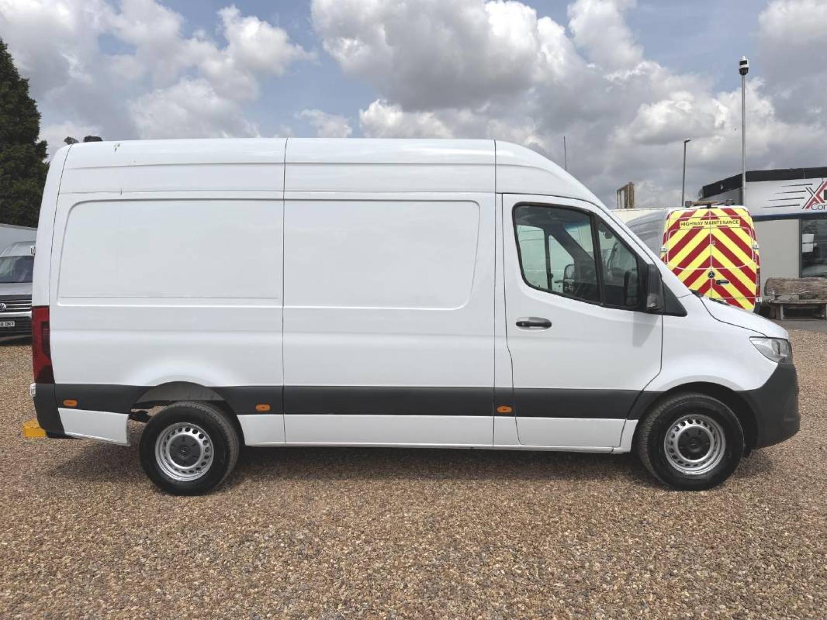 2019 Mercedes-Benz Sprinter 2.1 316 CDI Panel Van 5dr Diesel Manual RWD L2 H2 Euro 6 (163 ps) - Thumbnail 12
