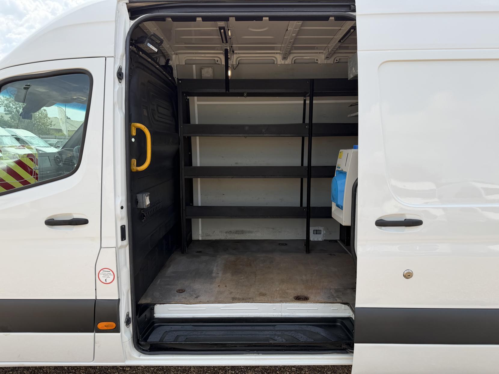 2019 Mercedes-Benz Sprinter 2.1 316 CDI Panel Van 5dr Diesel Manual RWD L2 H2 Euro 6 (163 ps) - Thumbnail 19