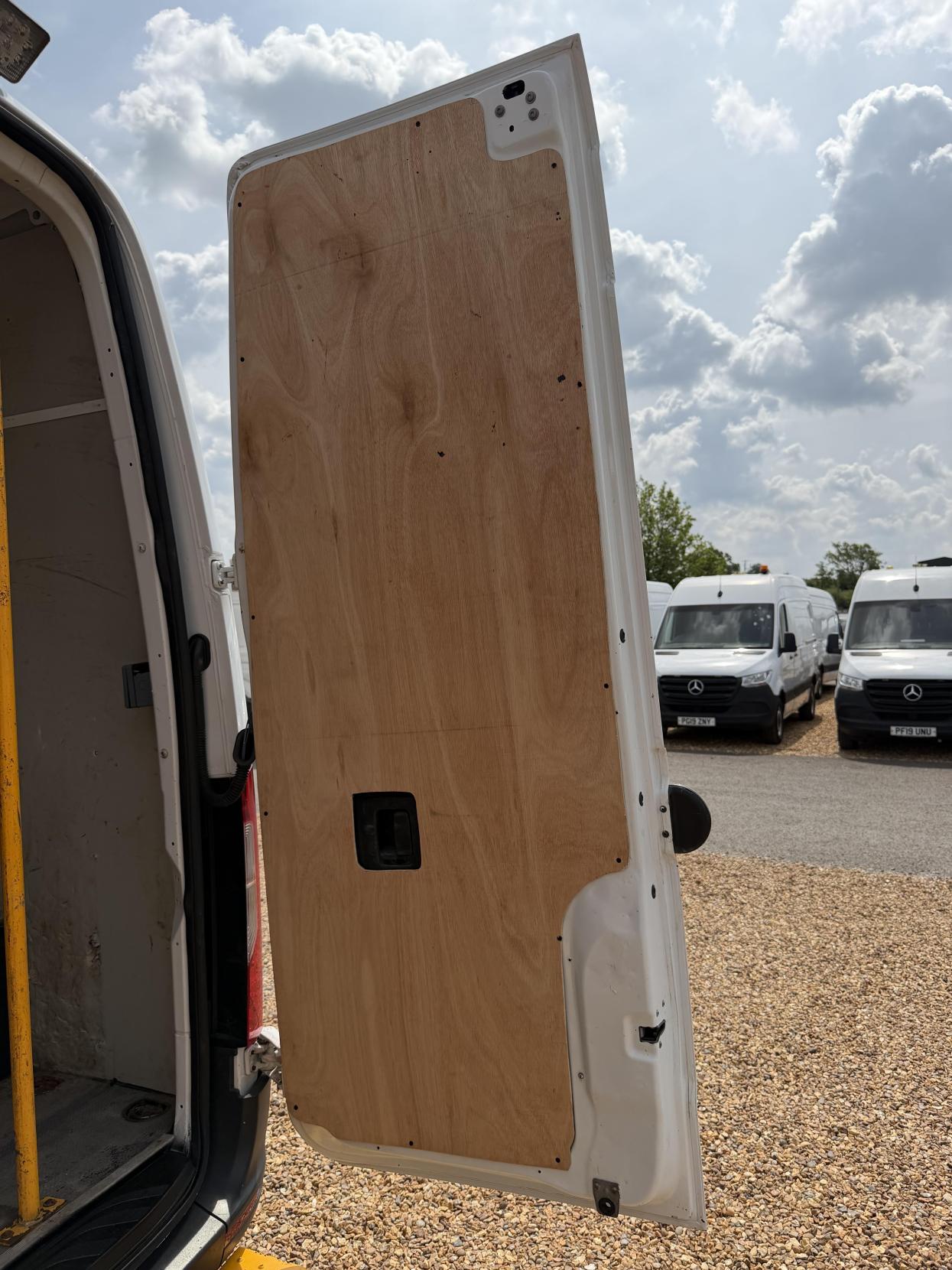 2019 Mercedes-Benz Sprinter 2.1 316 CDI Panel Van 5dr Diesel Manual RWD L2 H2 Euro 6 (163 ps) - Thumbnail 29