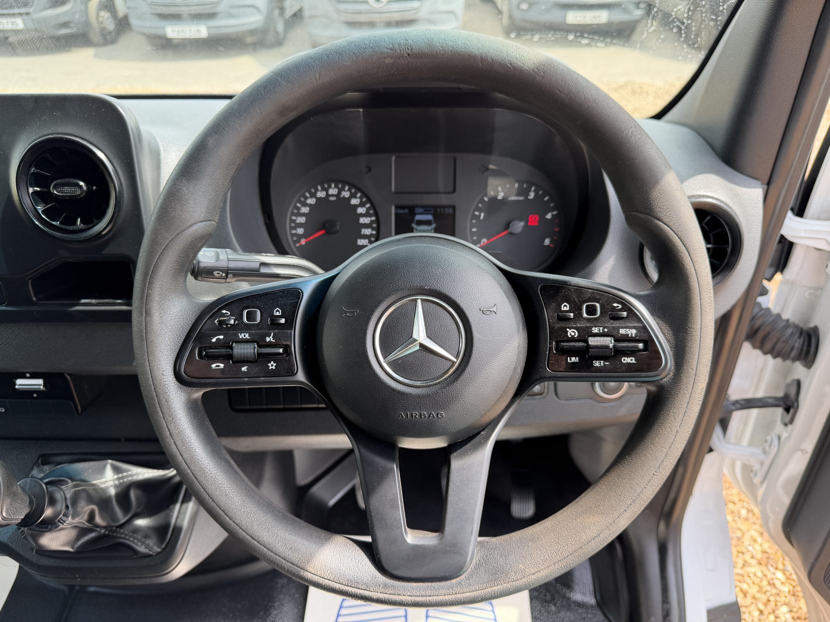 2019 Mercedes-Benz Sprinter 2.1 316 CDI Panel Van 5dr Diesel Manual RWD L2 H2 Euro 6 (163 ps) - Thumbnail 34