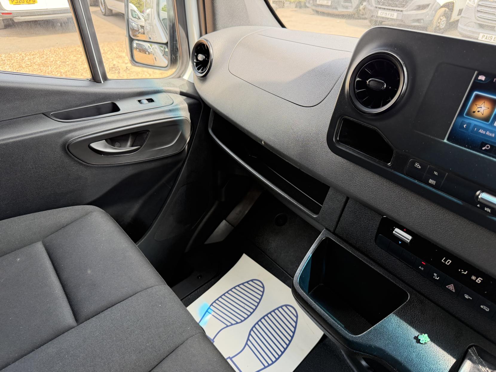 2019 Mercedes-Benz Sprinter 2.1 316 CDI Panel Van 5dr Diesel Manual RWD L2 H2 Euro 6 (163 ps) - Thumbnail 45