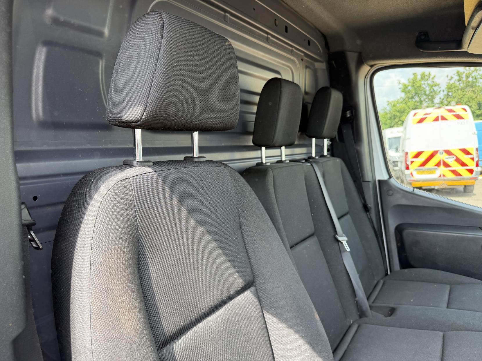 2019 Mercedes-Benz Sprinter 2.1 316 CDI Panel Van 5dr Diesel Manual RWD L2 H2 Euro 6 (163 ps) - Thumbnail 14