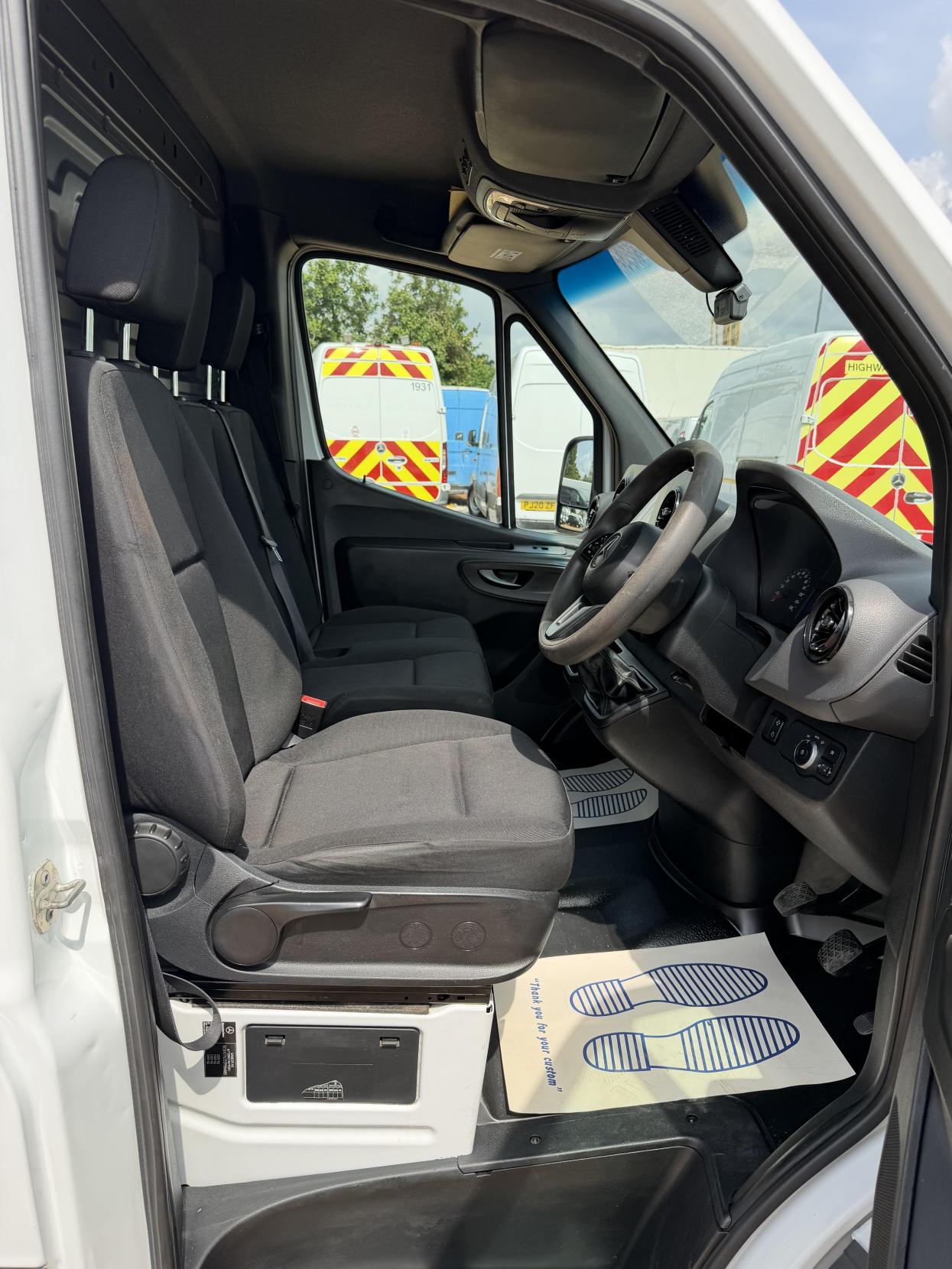 2019 Mercedes-Benz Sprinter 2.1 316 CDI Panel Van 5dr Diesel Manual RWD L2 H2 Euro 6 (163 ps) - Thumbnail 17