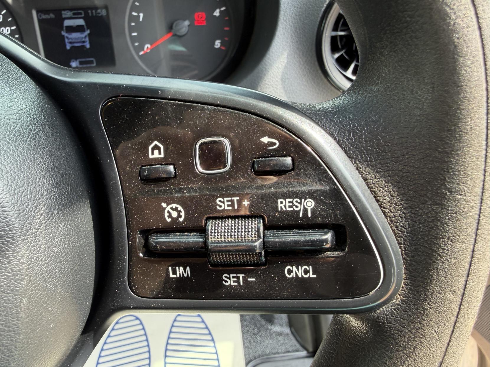 2019 Mercedes-Benz Sprinter 2.1 316 CDI Panel Van 5dr Diesel Manual RWD L2 H2 Euro 6 (163 ps) - Thumbnail 37