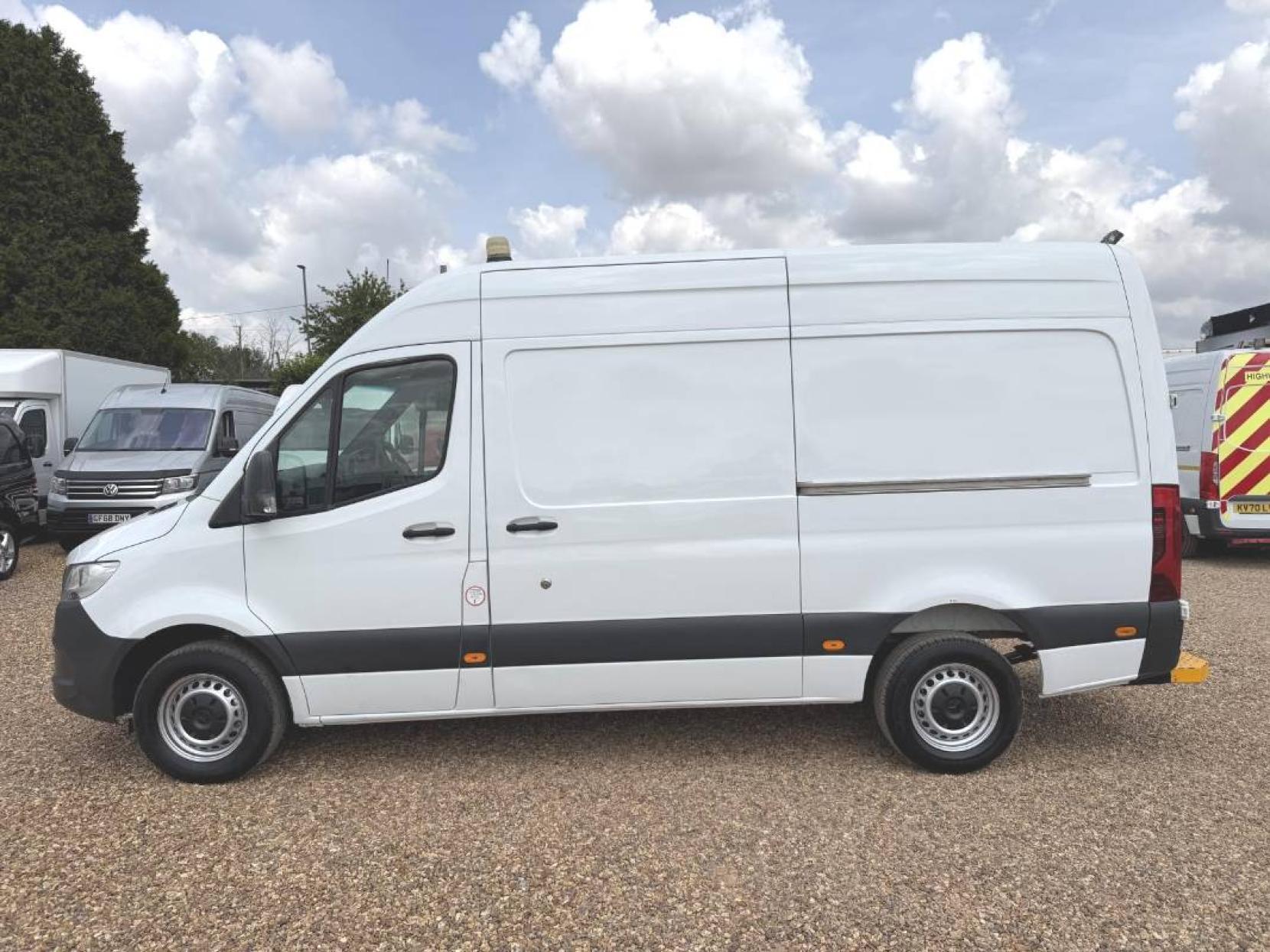 2019 Mercedes-Benz Sprinter 2.1 316 CDI Panel Van 5dr Diesel Manual RWD L2 H2 Euro 6 (163 ps) - Thumbnail 8
