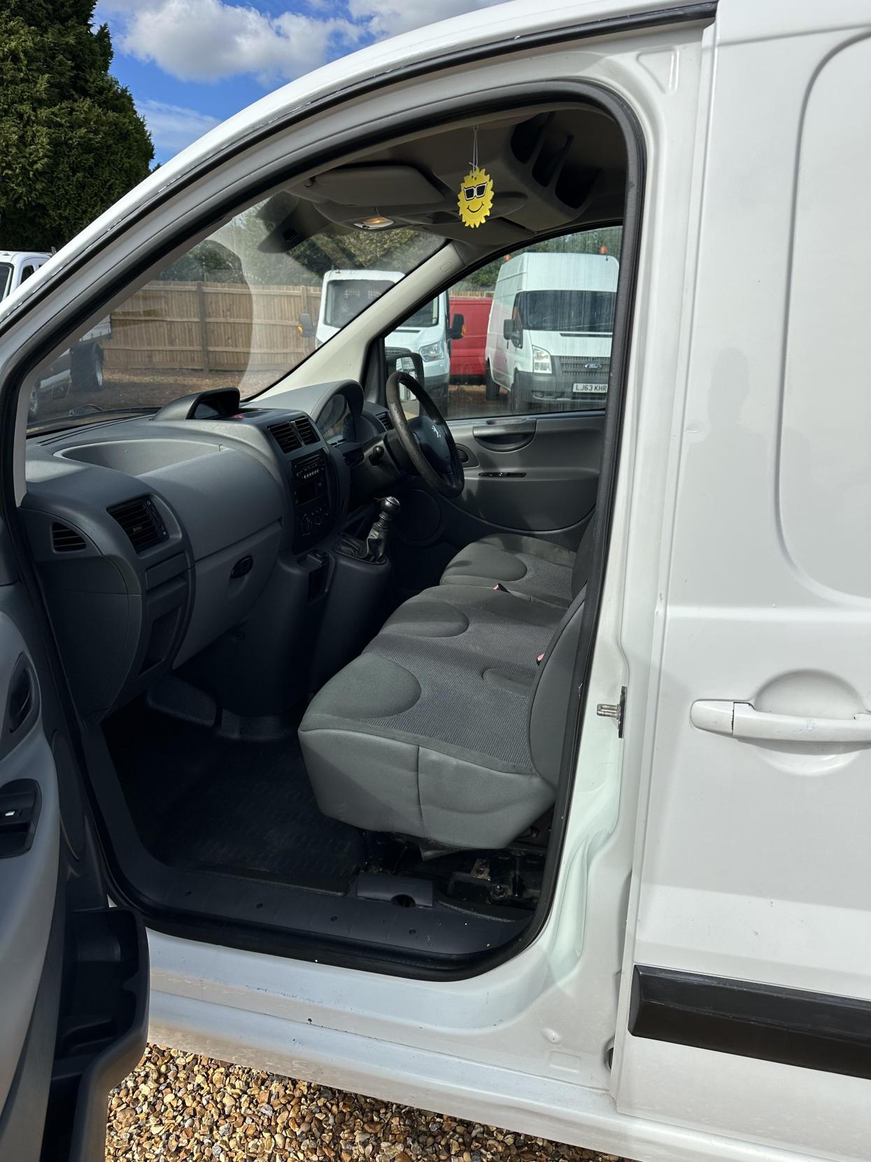 Peugeot Expert 2.0 HDi Professional Panel Van 4dr Diesel Manual L1 H1 (194 g/km, 120 bhp)
