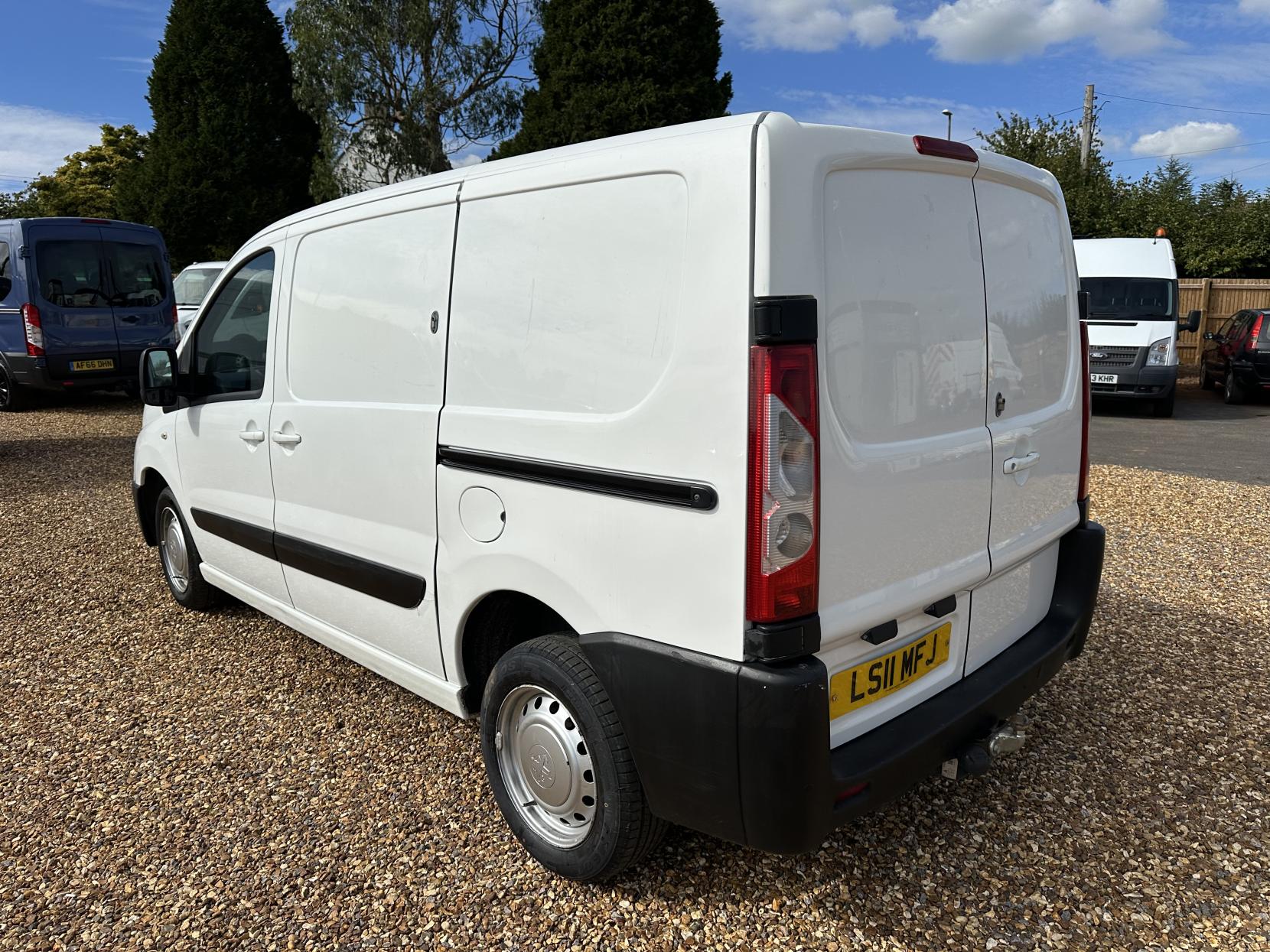 Peugeot Expert 2.0 HDi Professional Panel Van 4dr Diesel Manual L1 H1 (194 g/km, 120 bhp)