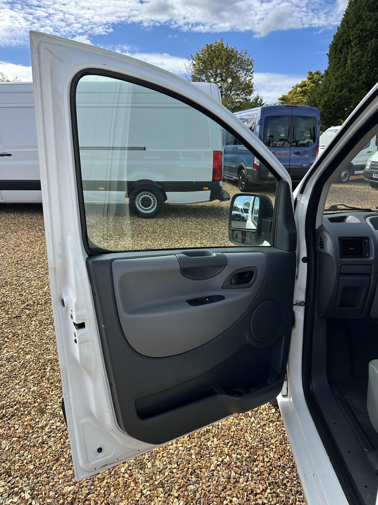 Peugeot Expert 2.0 HDi Professional Panel Van 4dr Diesel Manual L1 H1 (194 g/km, 120 bhp)
