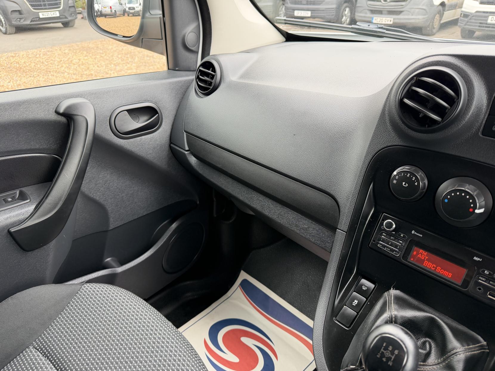 2017 Mercedes-Benz Citan 1.5 109 CDI BlueEfficiency Panel Van 6dr Diesel Manual L3 Euro 5 (s/s) (90 ps) - Thumbnail 29