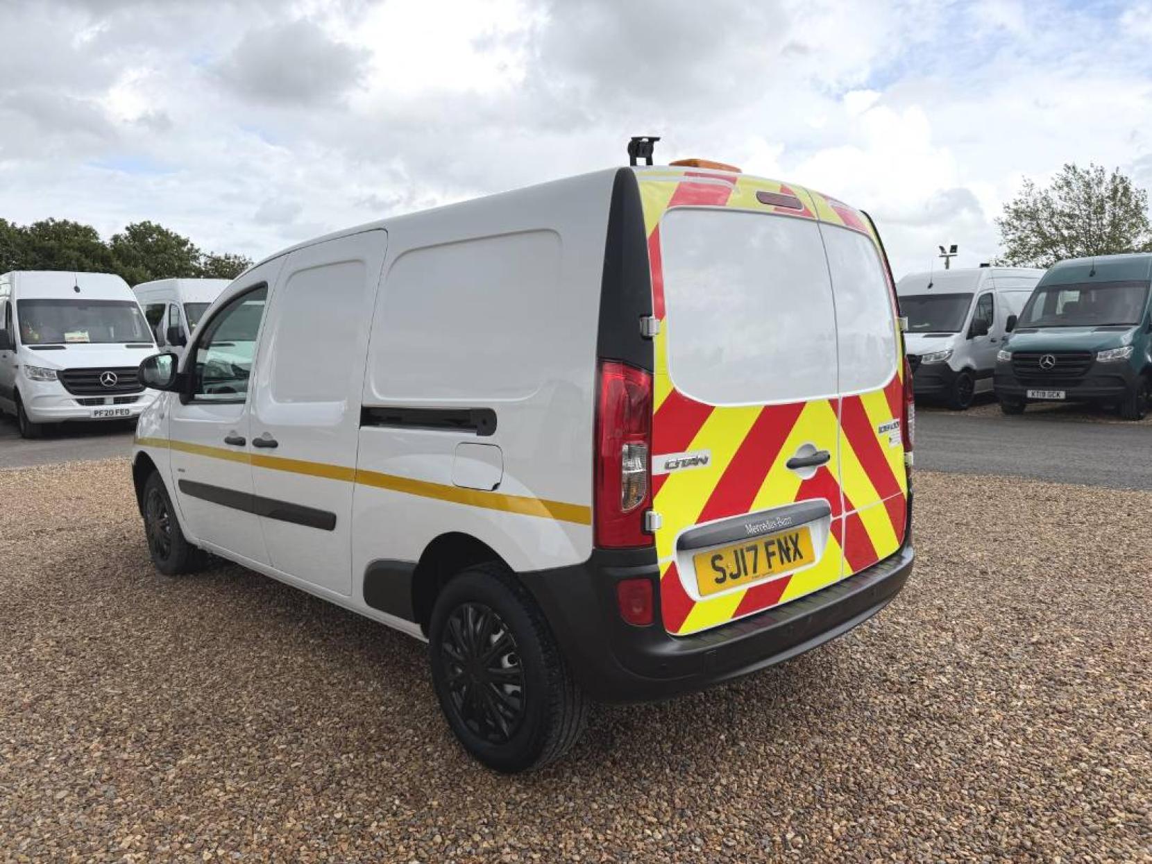 2017 Mercedes-Benz Citan 1.5 109 CDI BlueEfficiency Panel Van 6dr Diesel Manual L3 Euro 5 (s/s) (90 ps) - Thumbnail 9