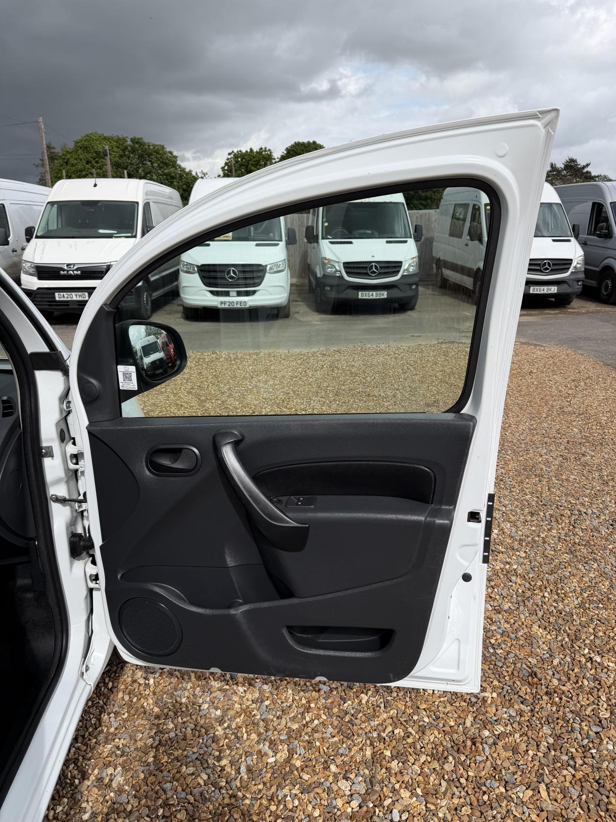 2017 Mercedes-Benz Citan 1.5 109 CDI BlueEfficiency Panel Van 6dr Diesel Manual L3 Euro 5 (s/s) (90 ps) - Thumbnail 15